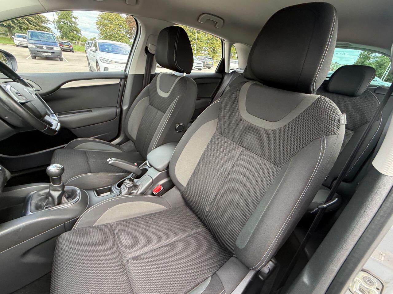 Citroen C4 view 3