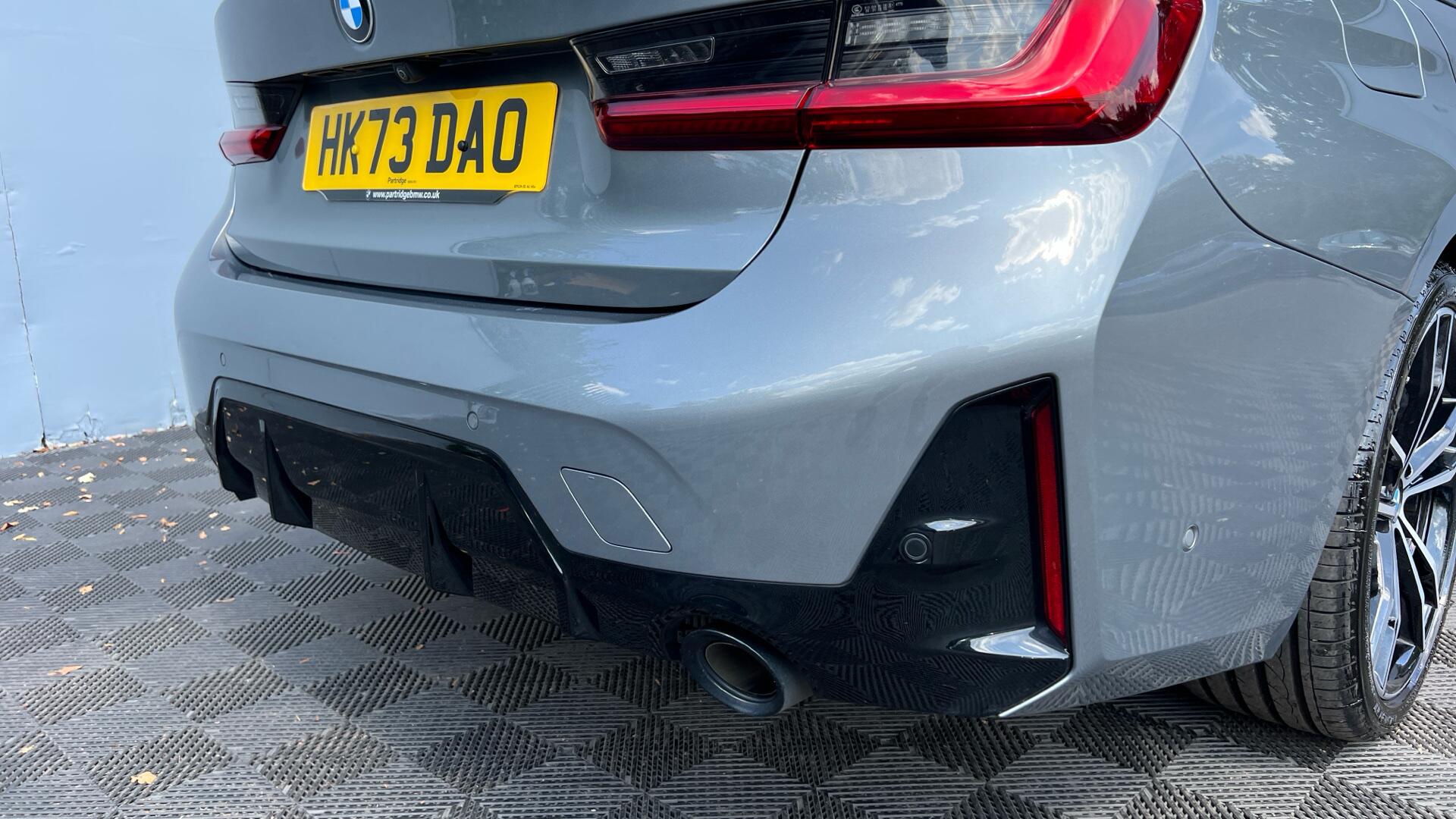 BMW 3 Series view 28