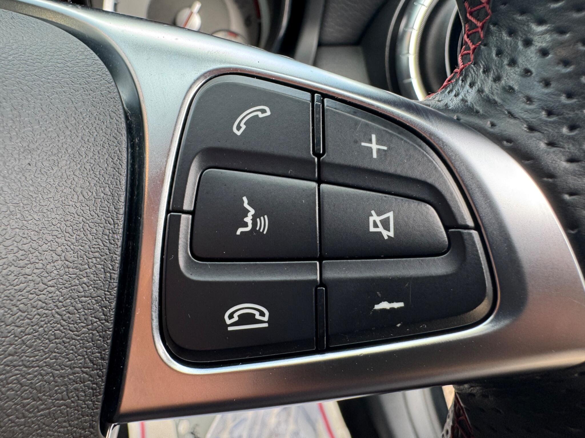 Mercedes-Benz Cla view 28