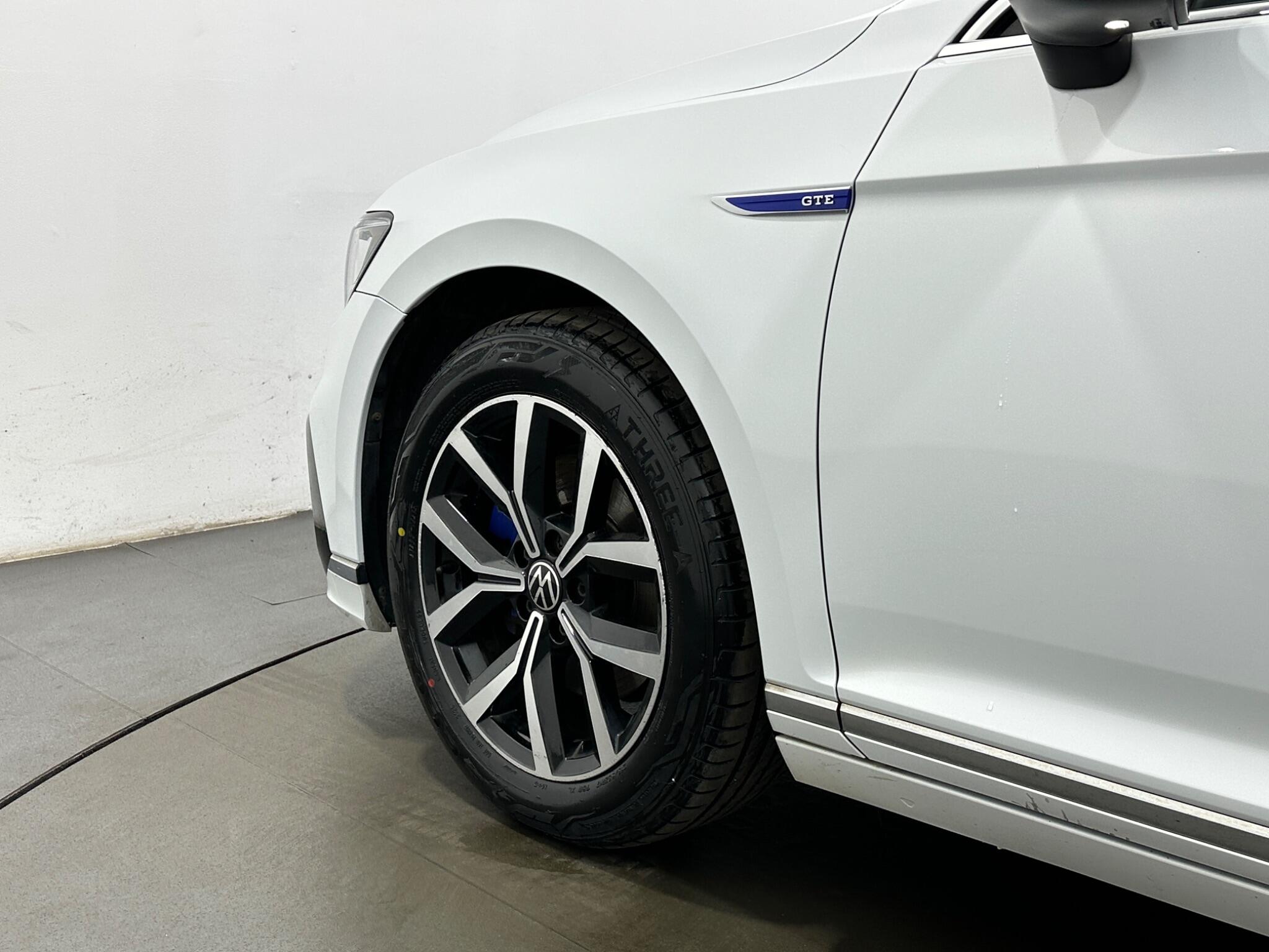 Volkswagen Passat view 50