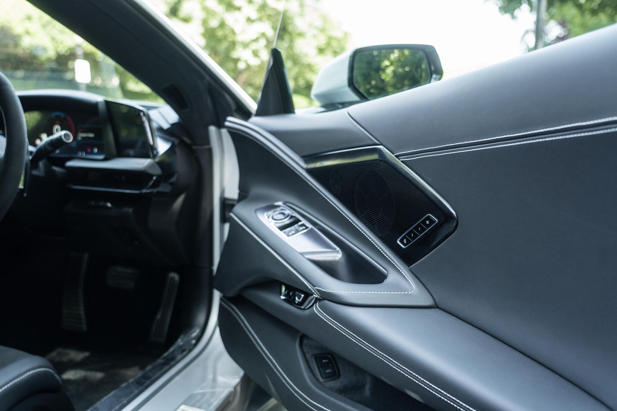 Chevrolet Corvette Stingray view 43