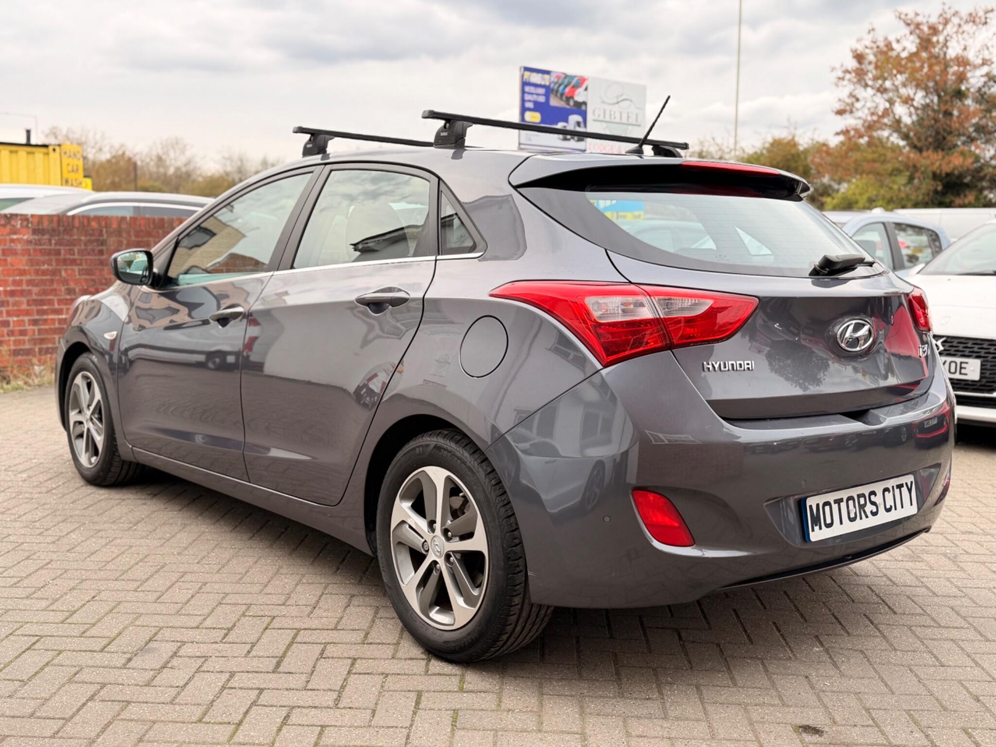 Hyundai i30 view 6