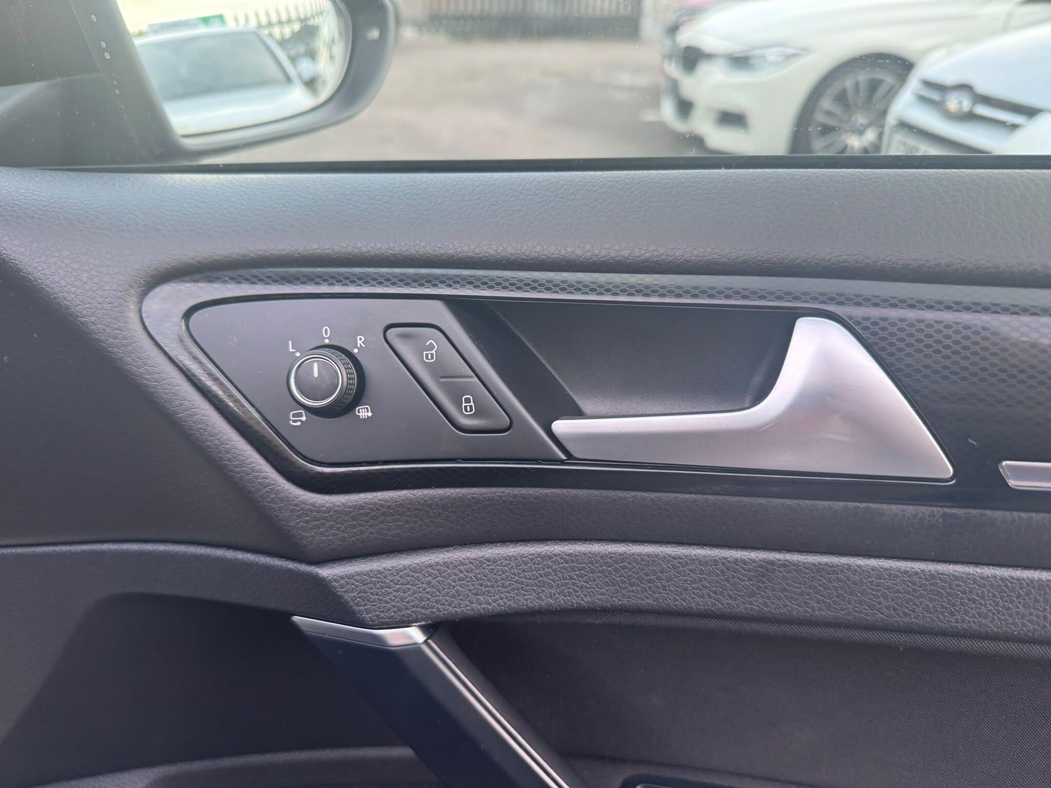 Volkswagen Golf view 47