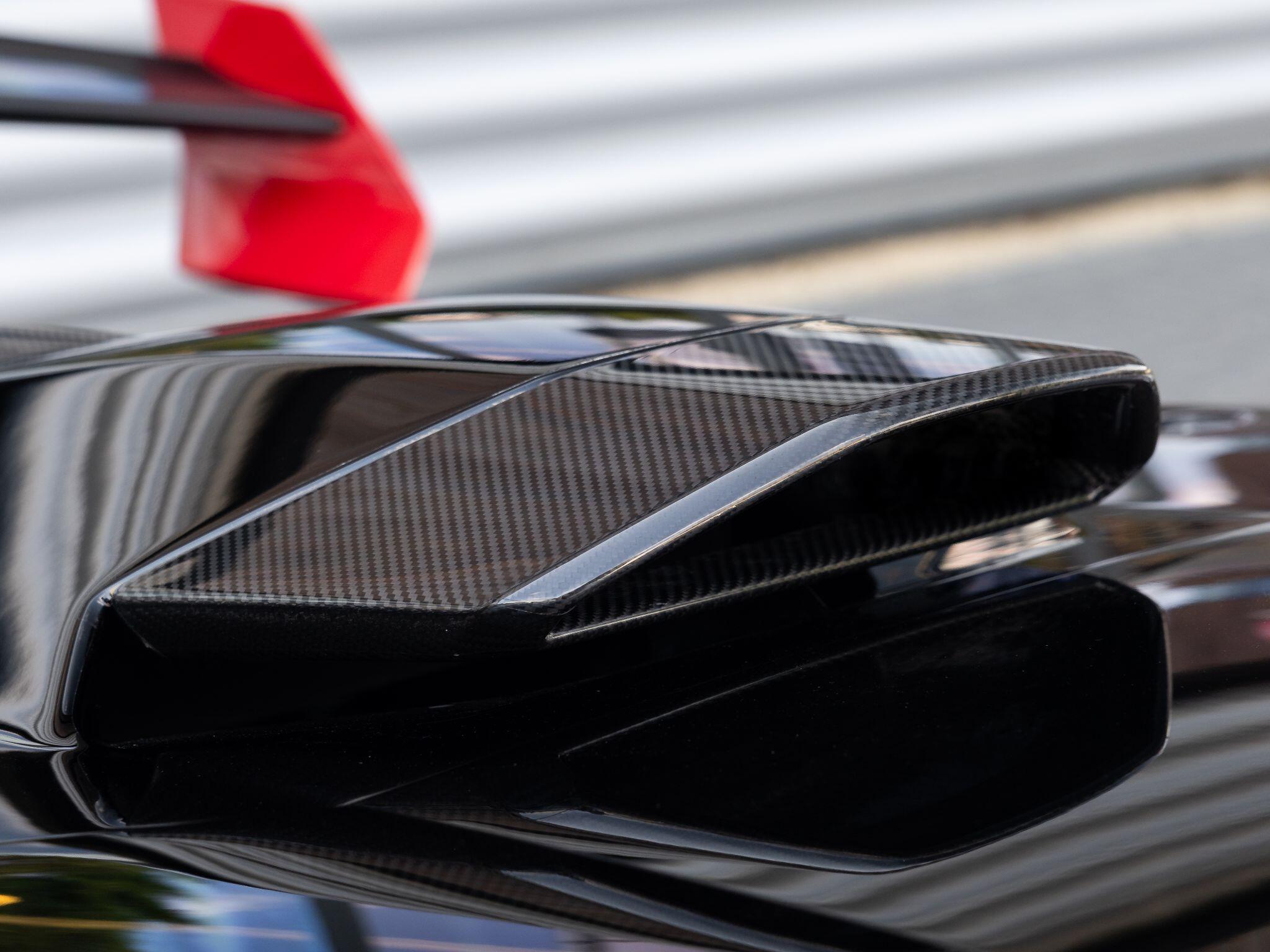 Lamborghini Huracan view 16