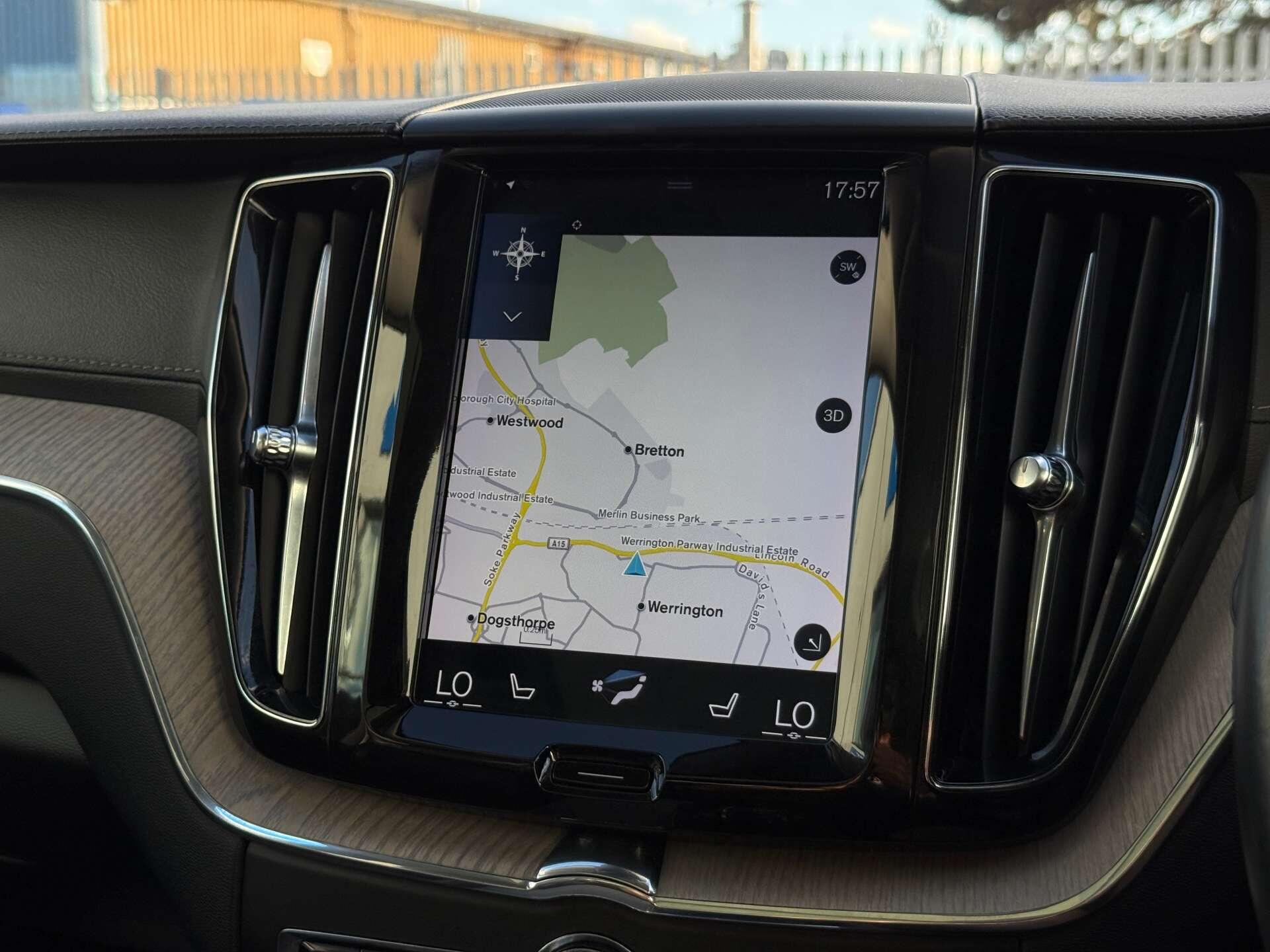 Volvo XC60 view 14