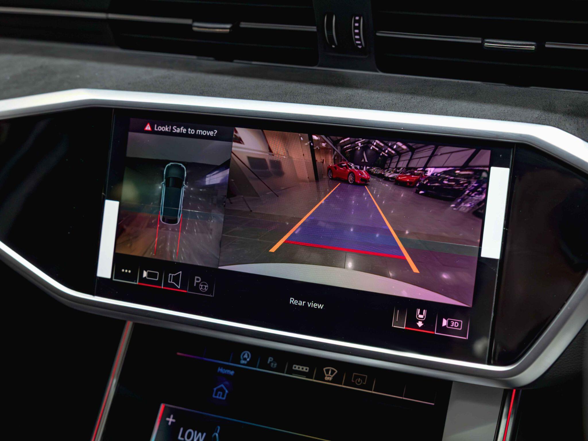 Audi RS6 Avant view 25