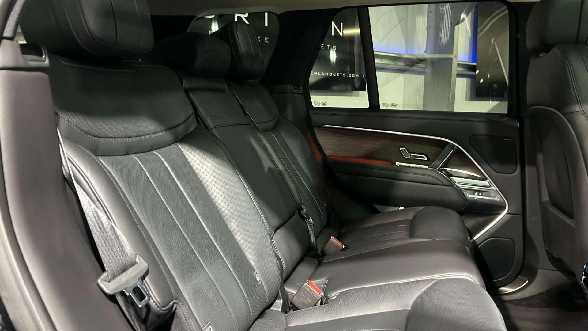 Land Rover Range Rover view 31