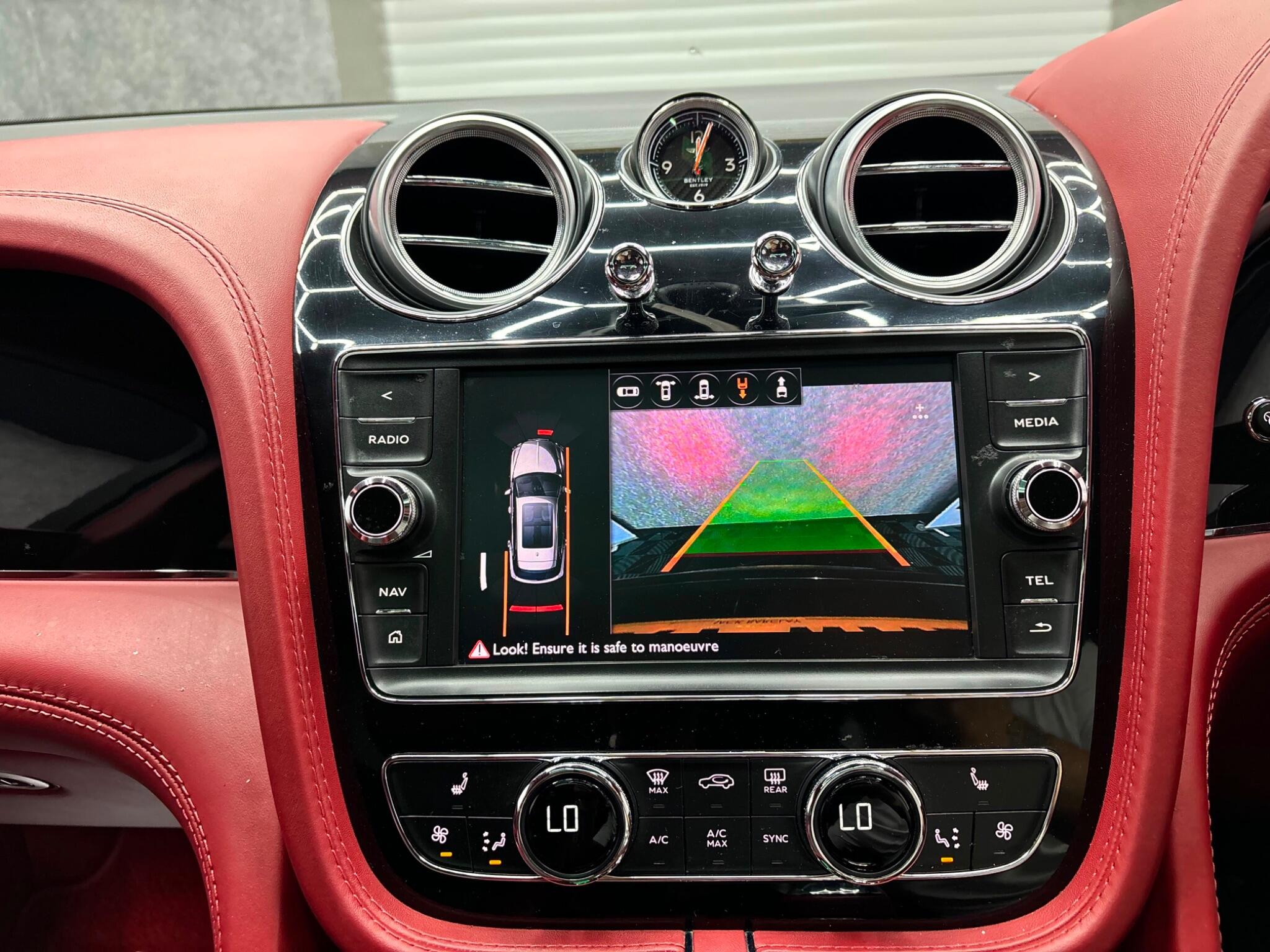 Bentley Bentayga view 20