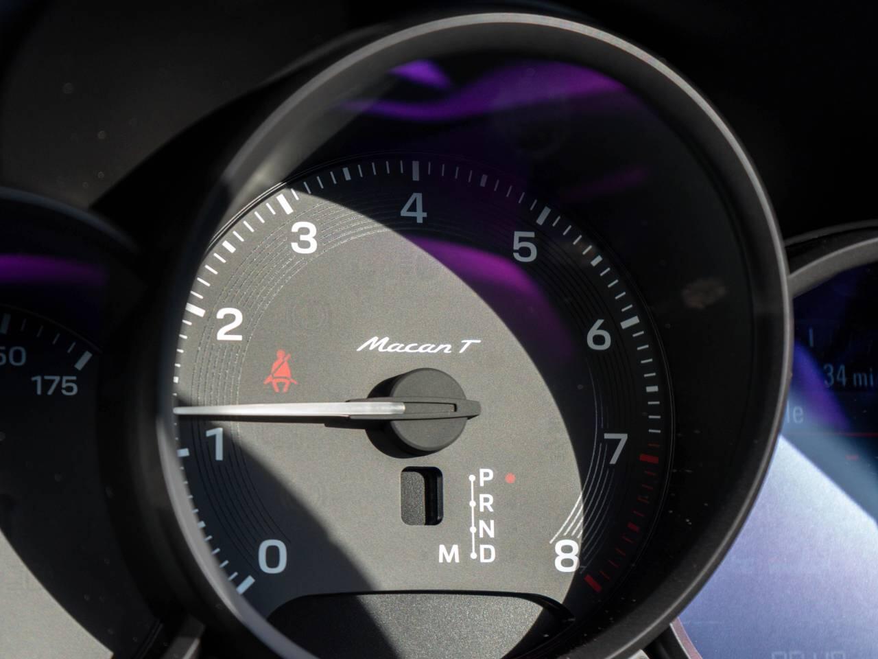 Porsche Macan view 38
