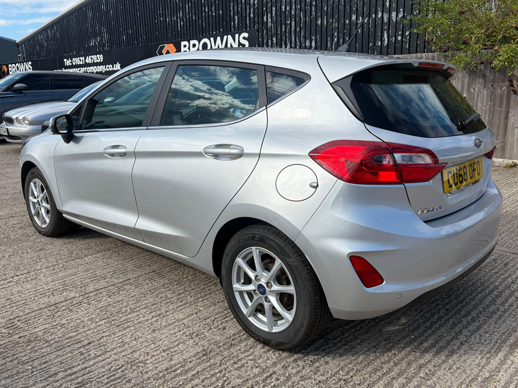 Ford Fiesta view 5
