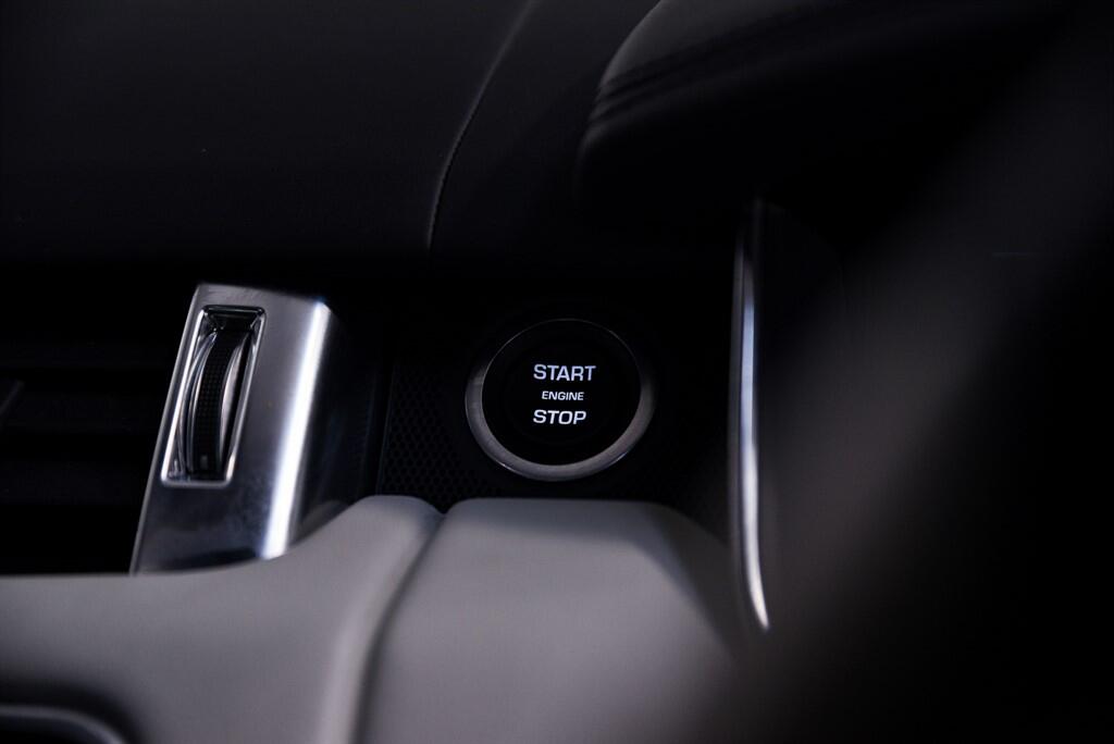 Land Rover Range Rover Sport view 37