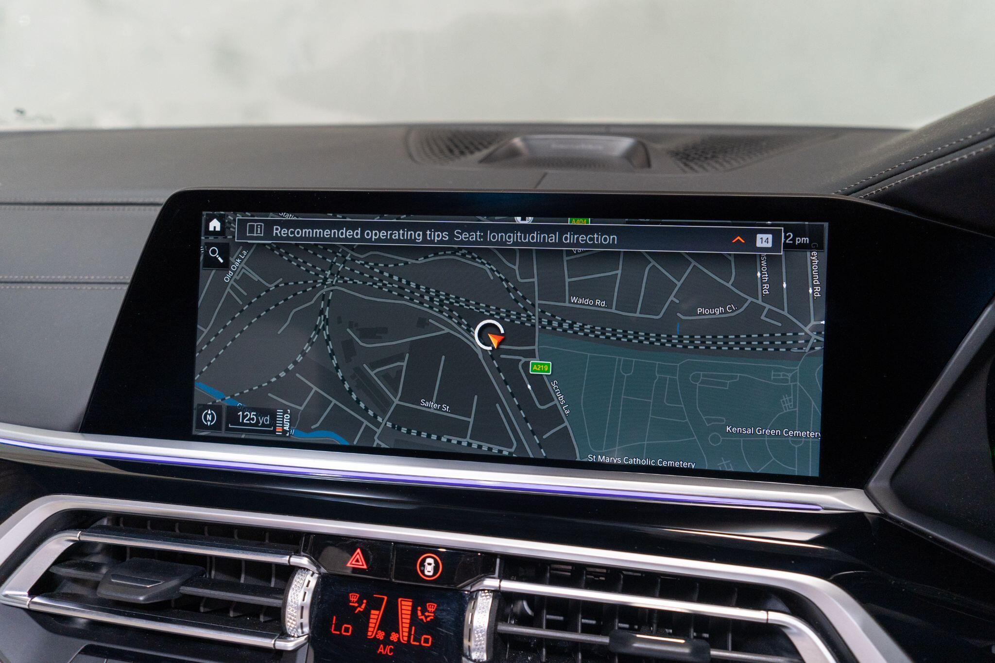 BMW X7 view 20