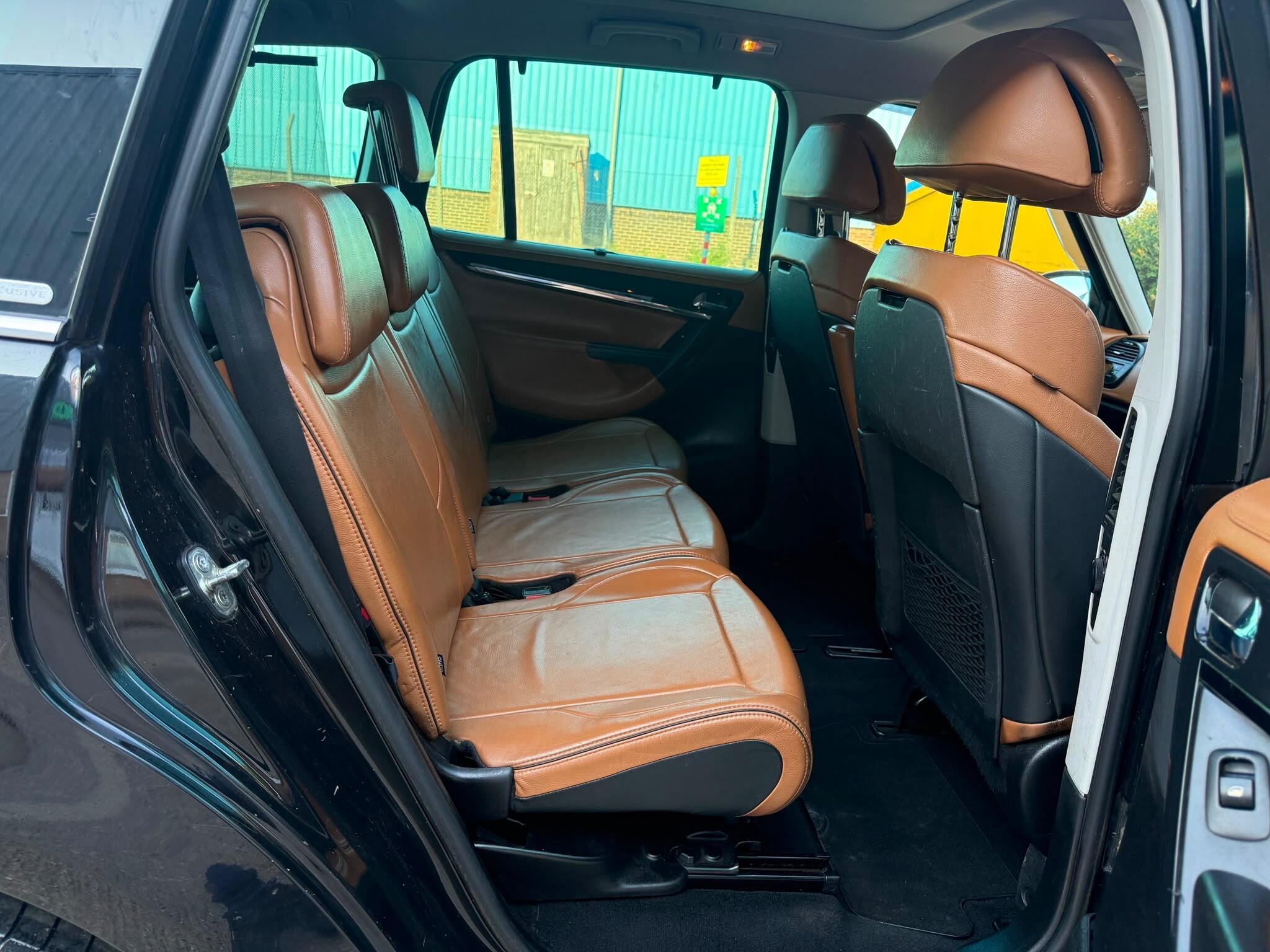 Citroen Grand C4 Picasso view 10
