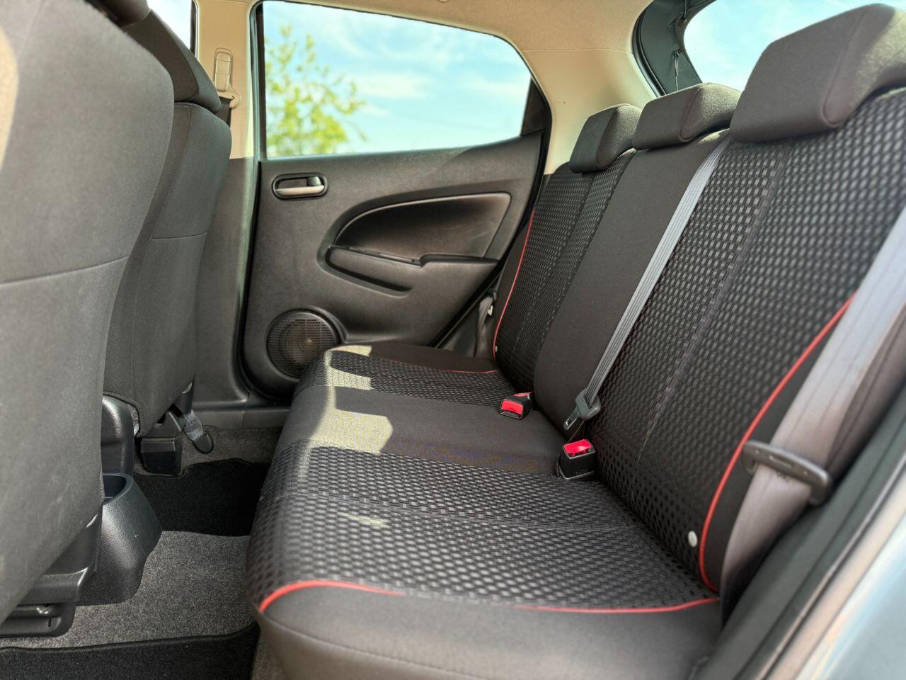 Mazda Mazda2 view 14