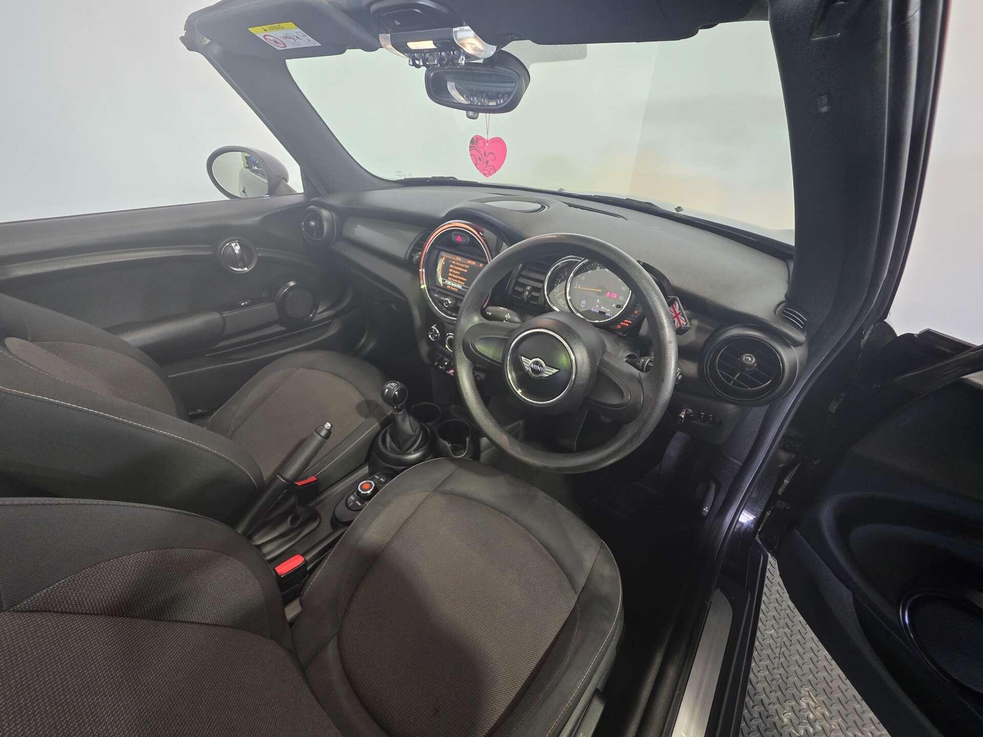 Mini Convertible view 11
