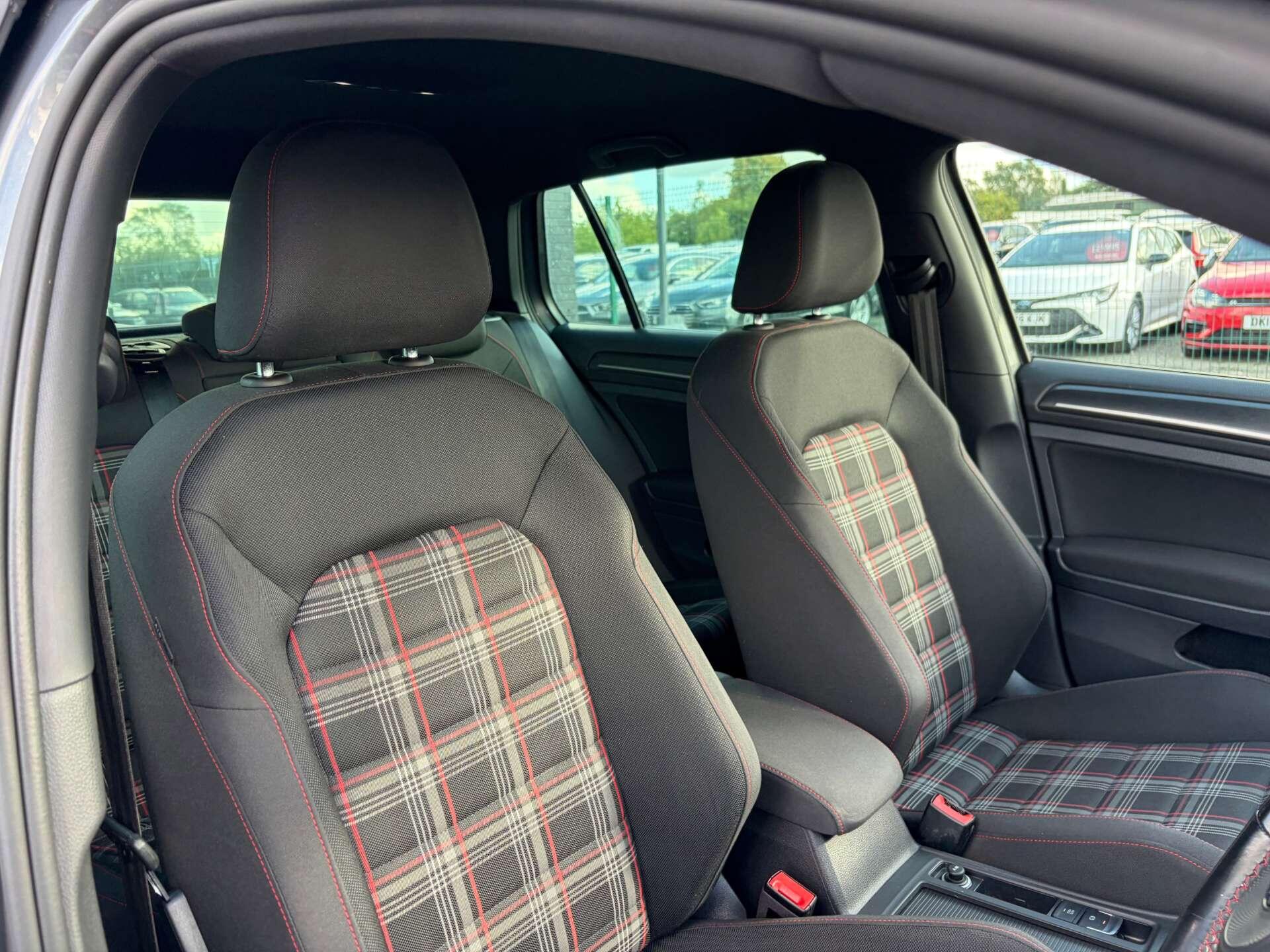 Volkswagen Golf view 36