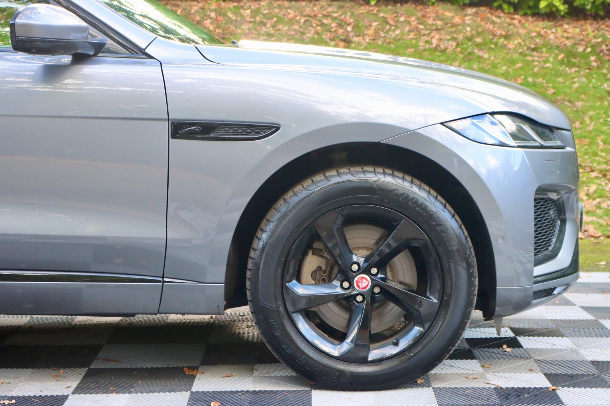 Jaguar F-Pace view 17