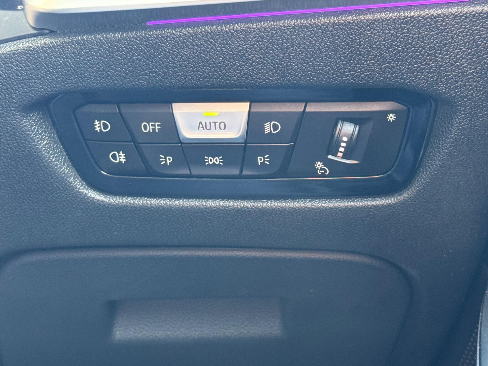 BMW 3 Series view 30