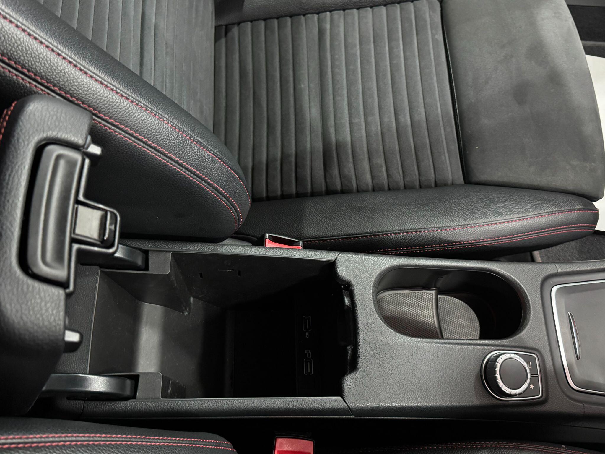 Mercedes-Benz CLA view 50