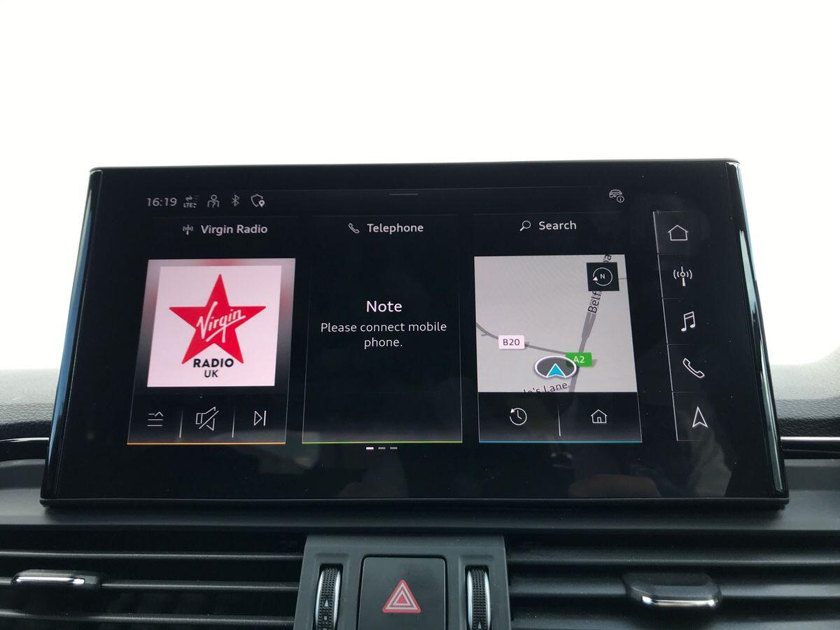 Audi Q5 view 13