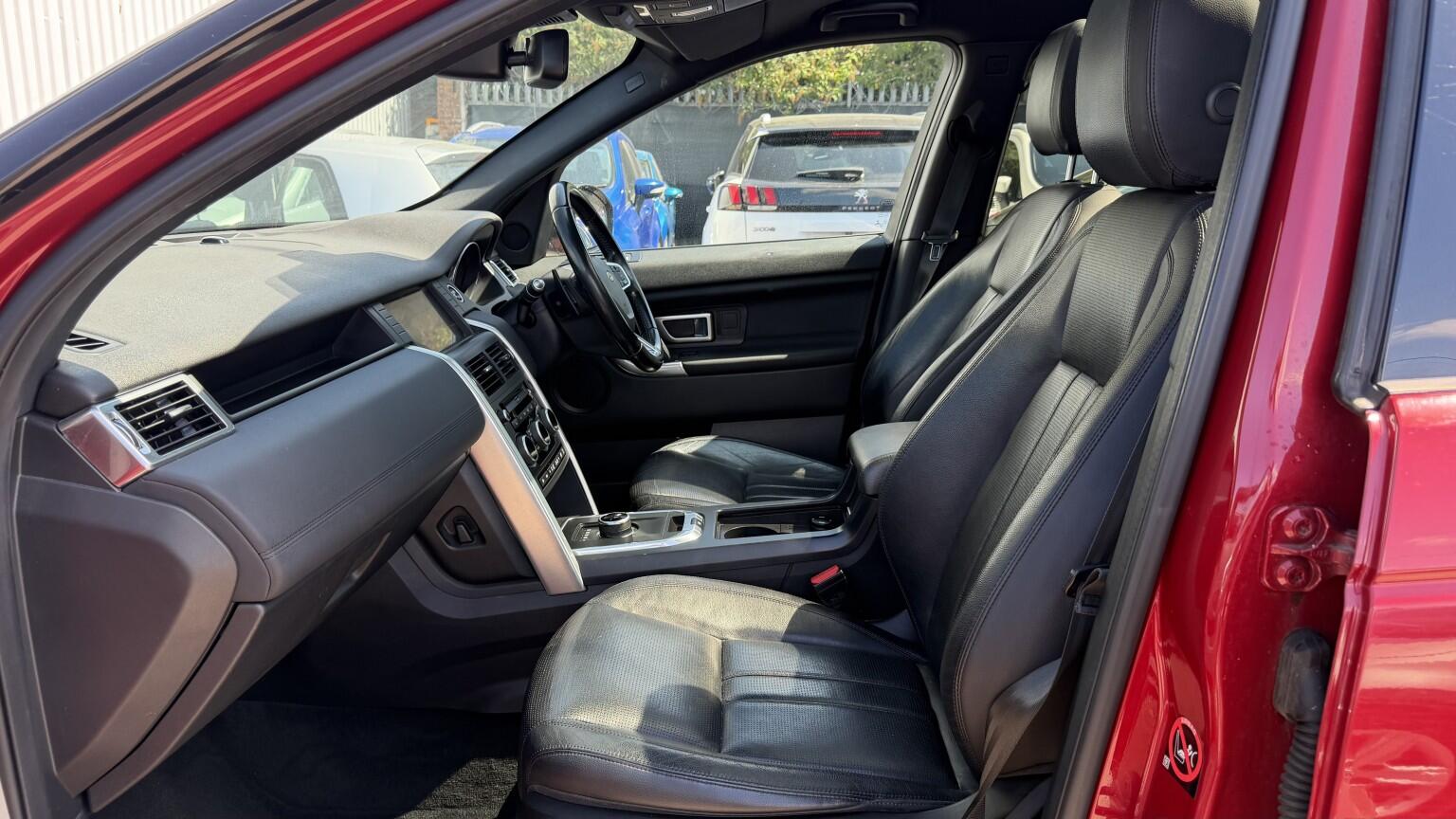 Land Rover Discovery Sport view 17
