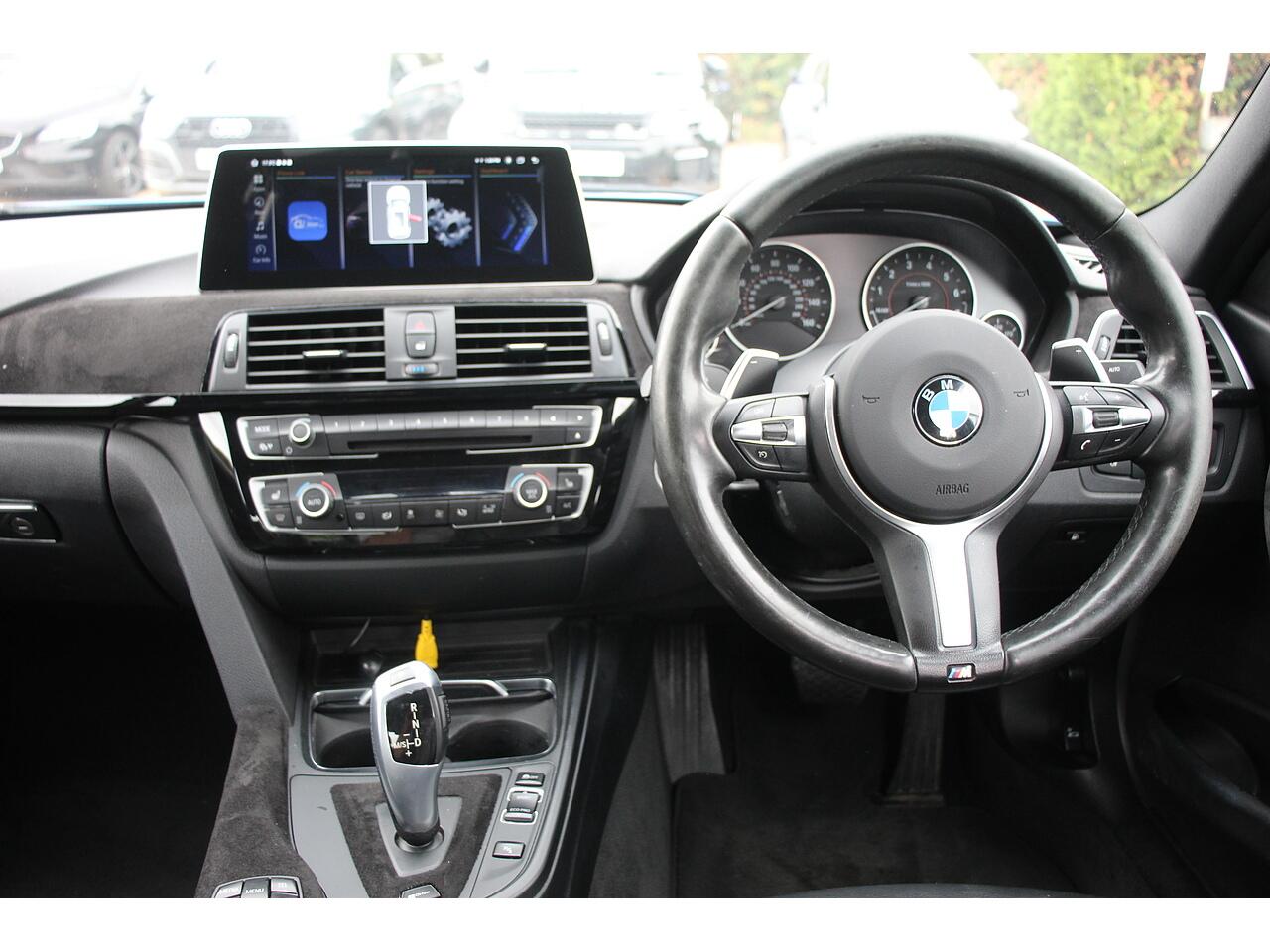 BMW 3 Series view 17
