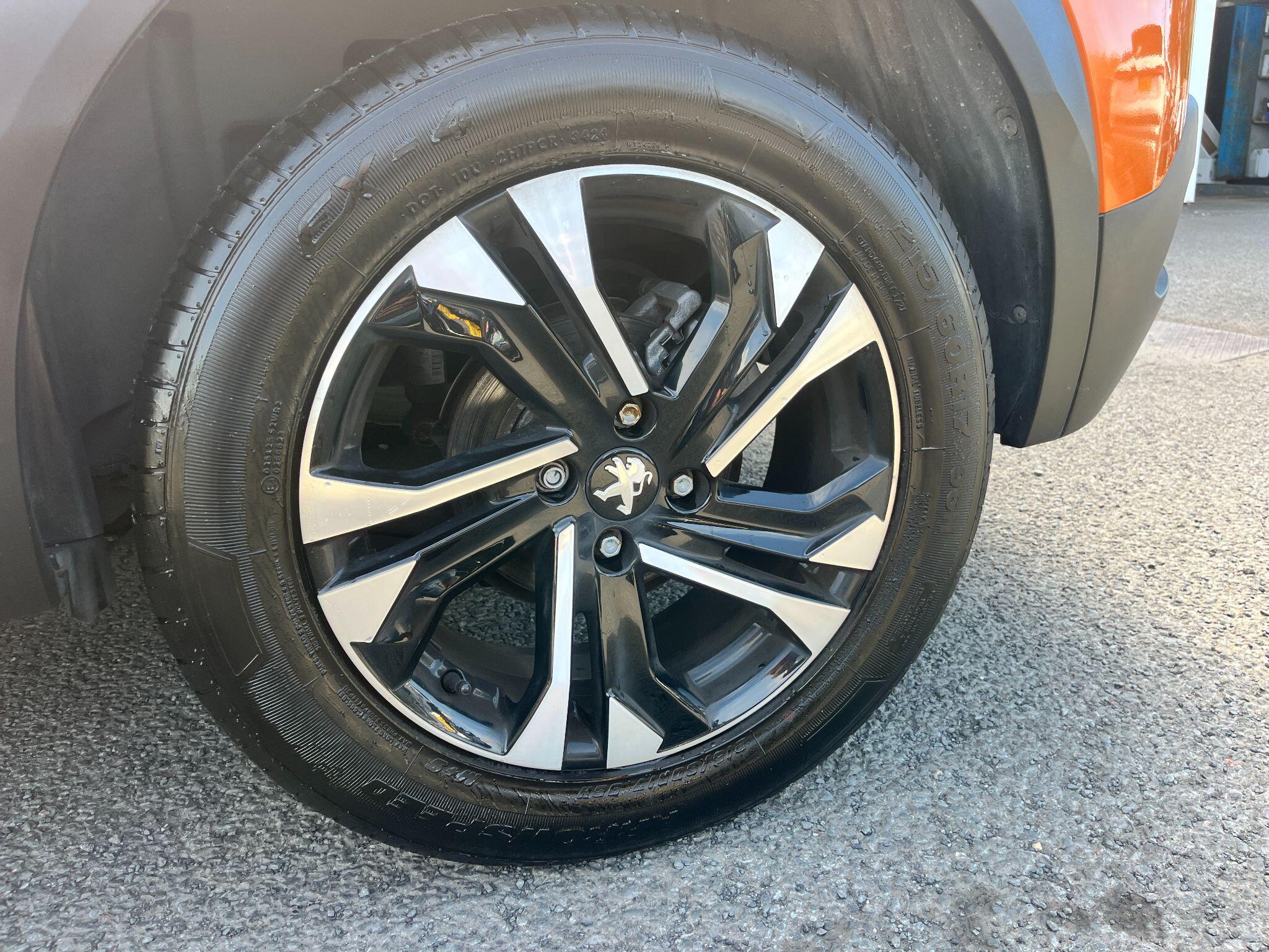 Peugeot 2008 view 12