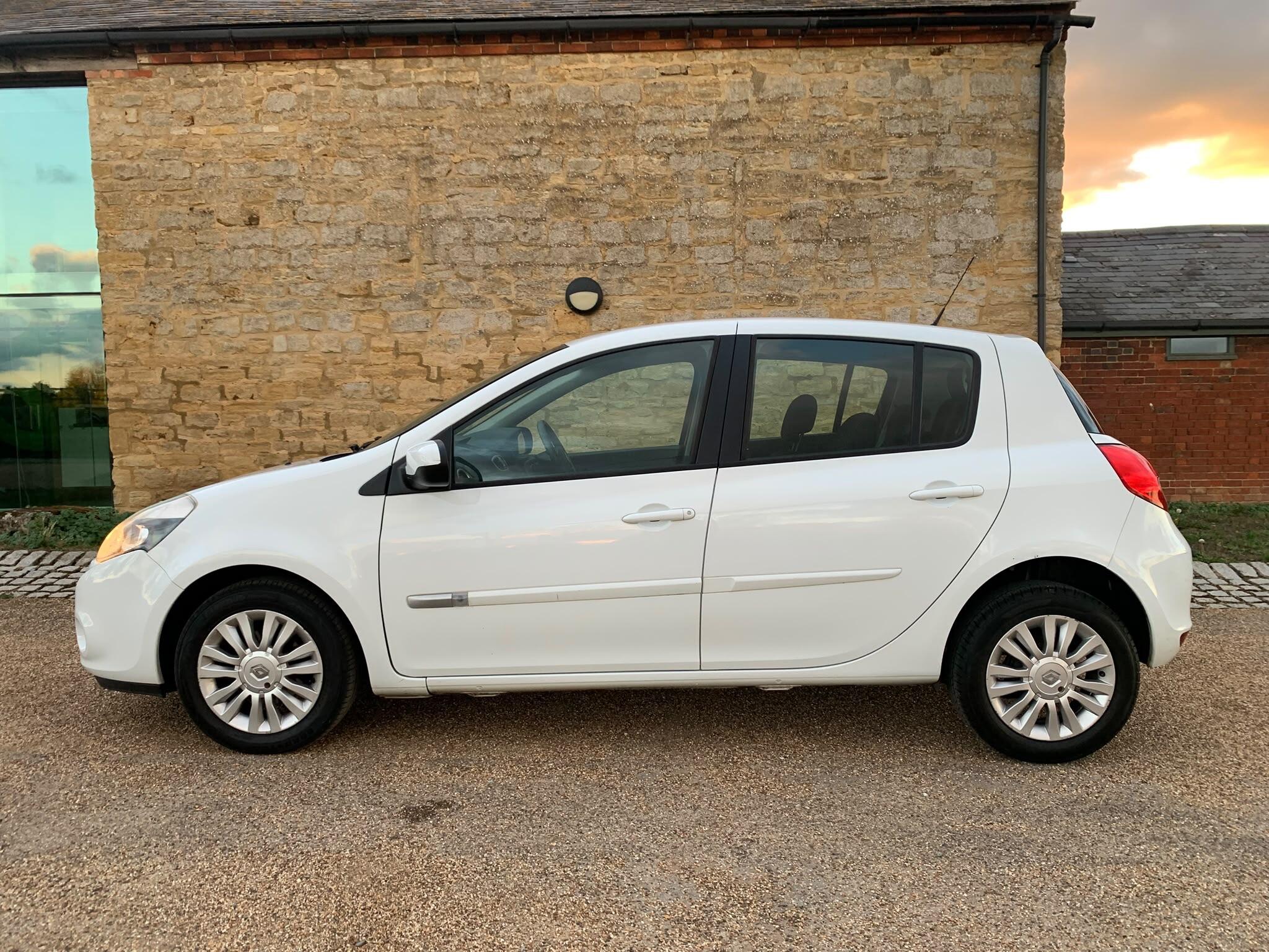 Renault Clio - Image 7