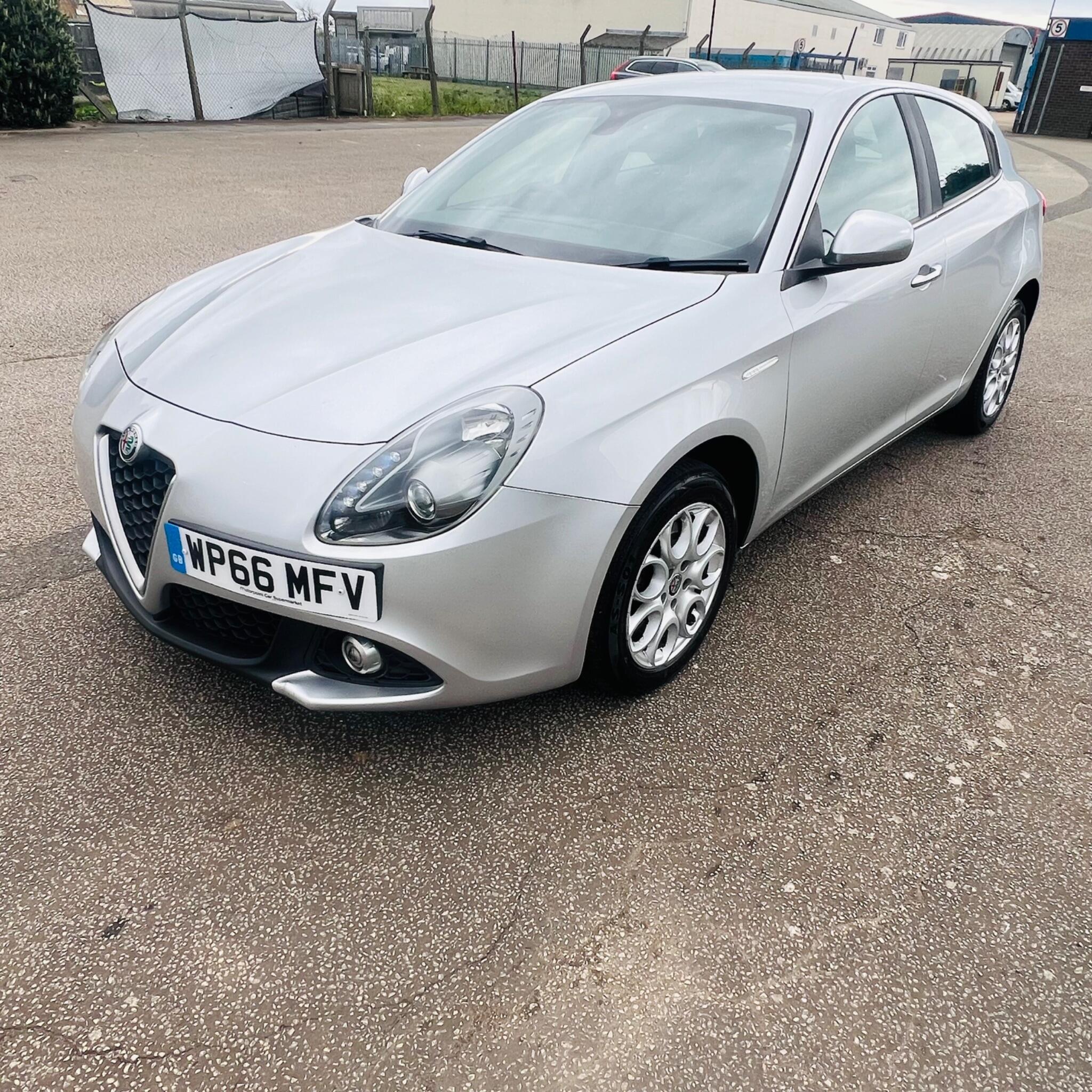 Alfa Romeo Giulietta view 4