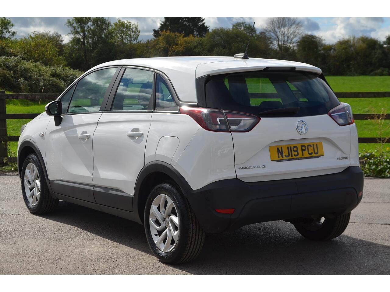 Vauxhall Crossland X view 7
