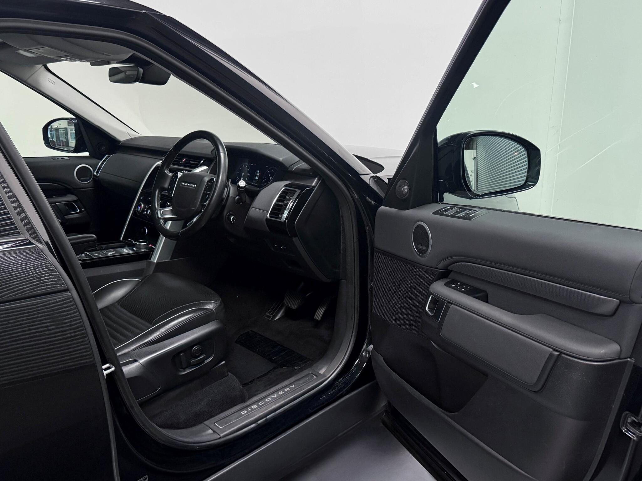 Land Rover Discovery view 27
