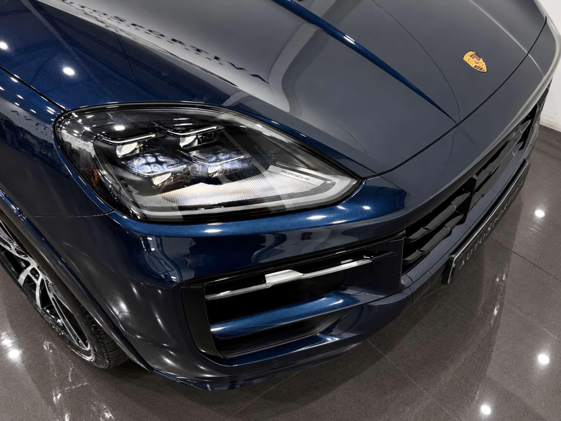 Porsche Cayenne view 33