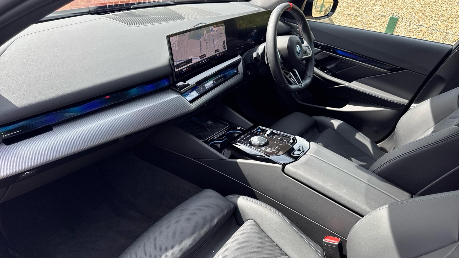BMW i5 view 7