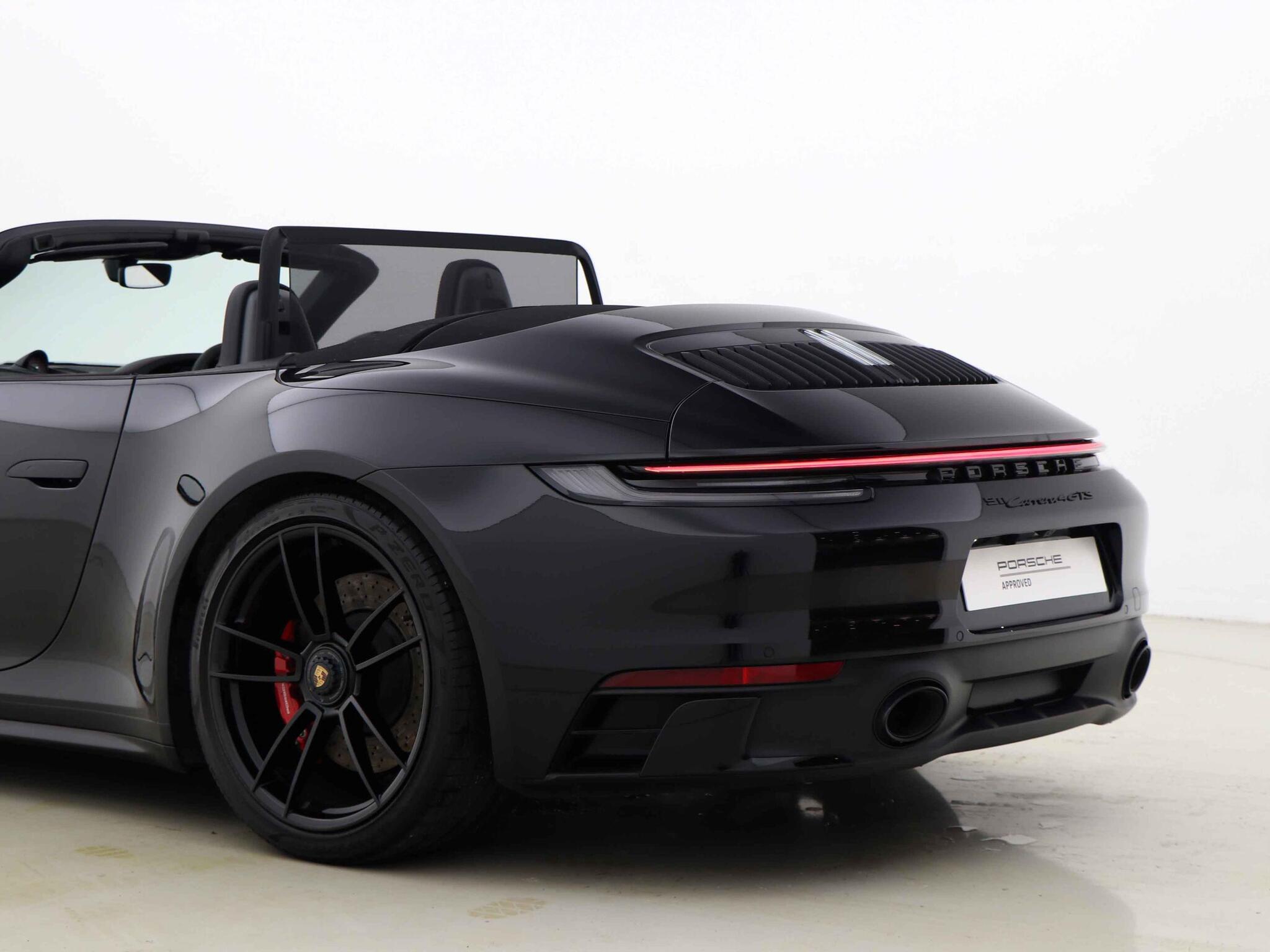 Porsche 911 view 21