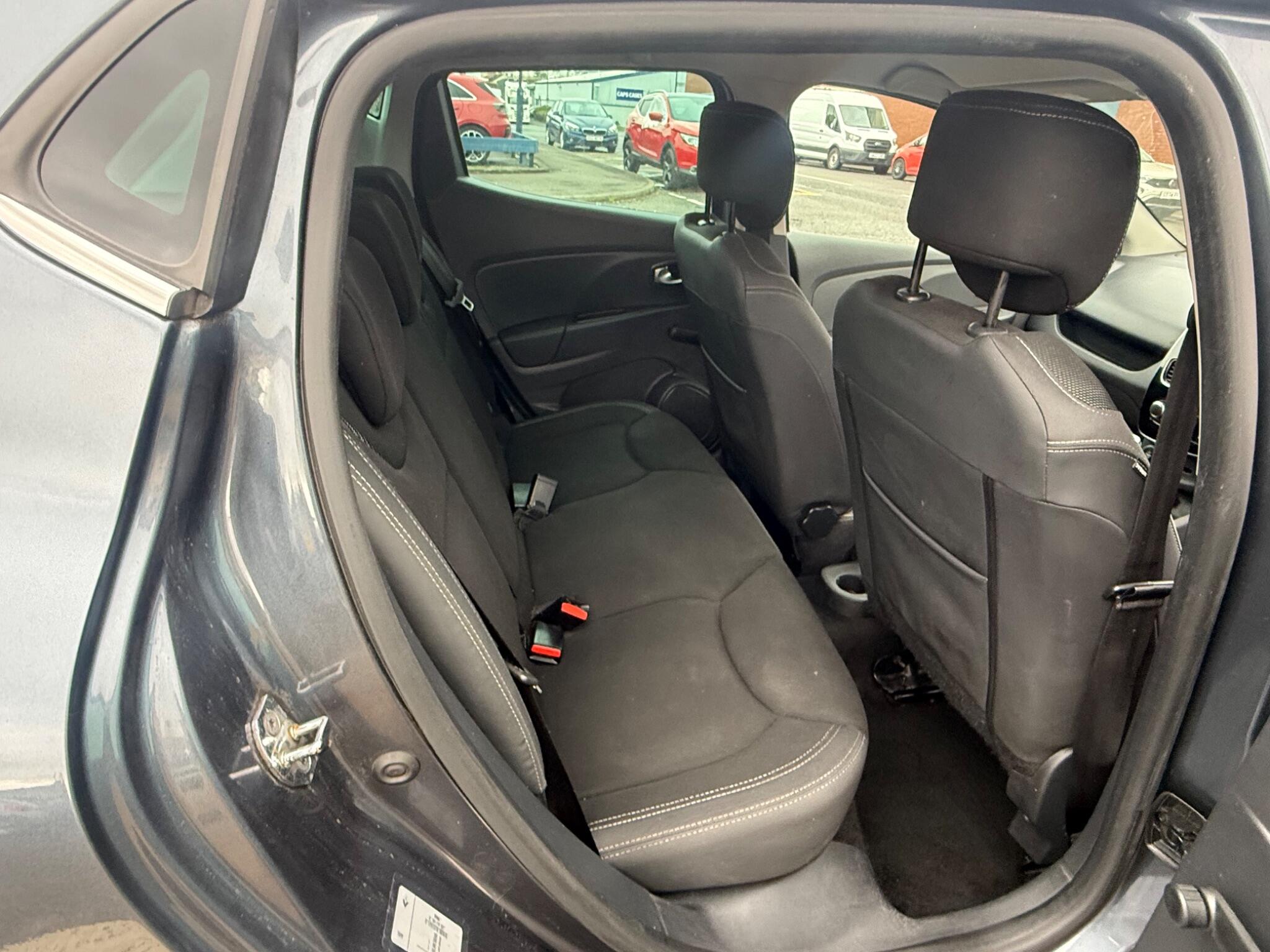Renault Clio view 11