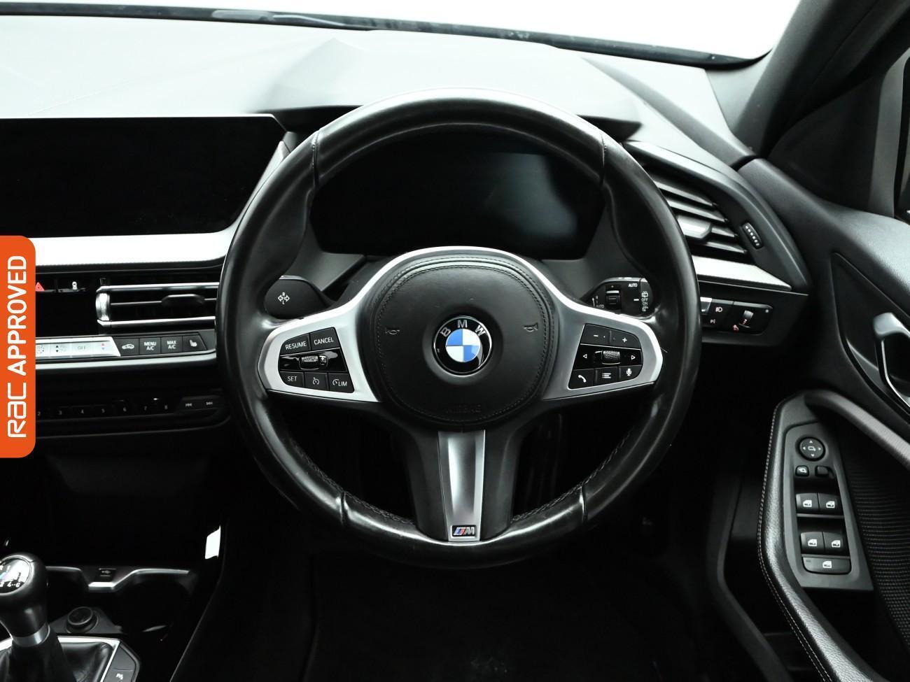 BMW 1 Series view 9