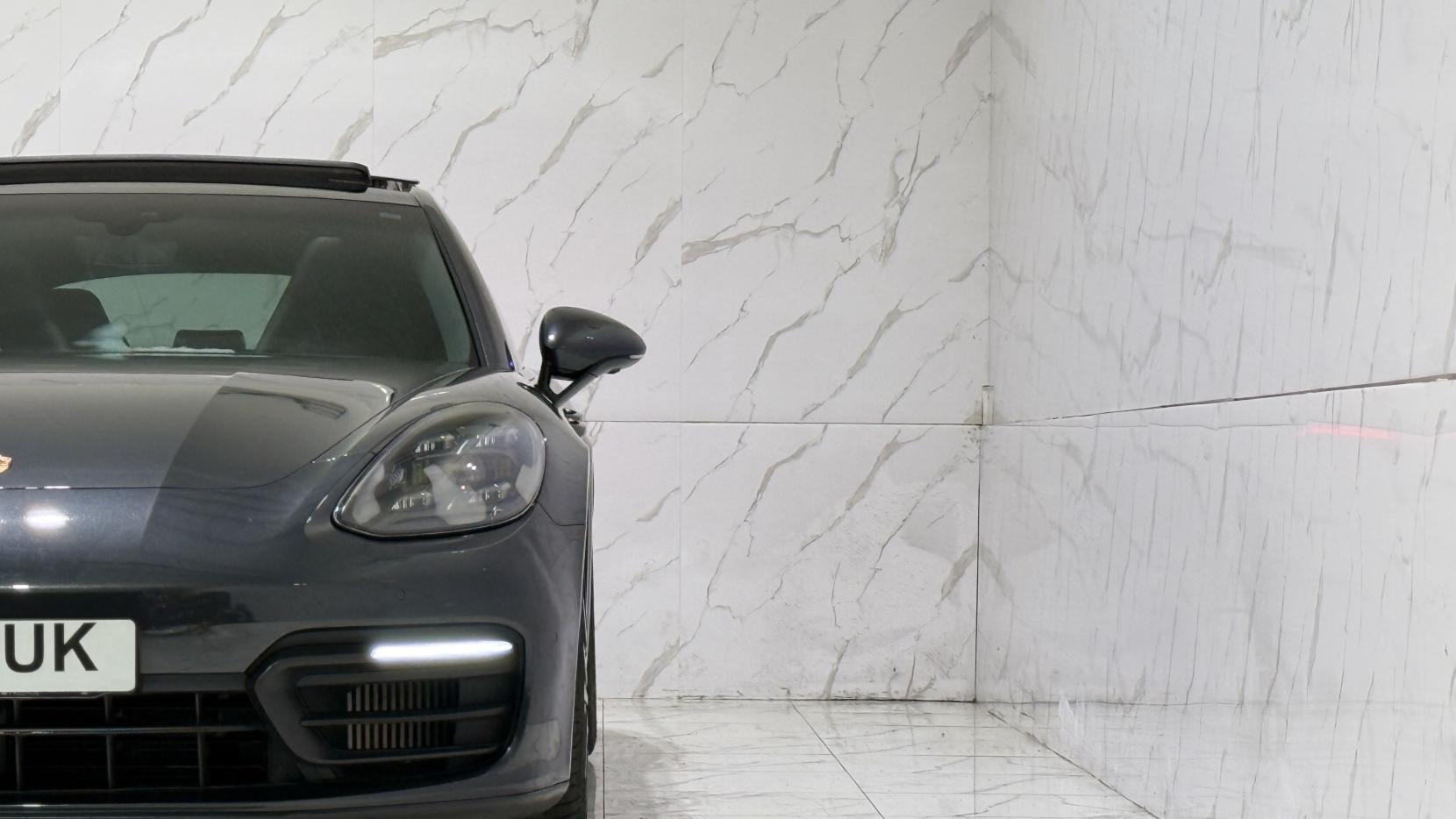 Porsche Panamera view 32