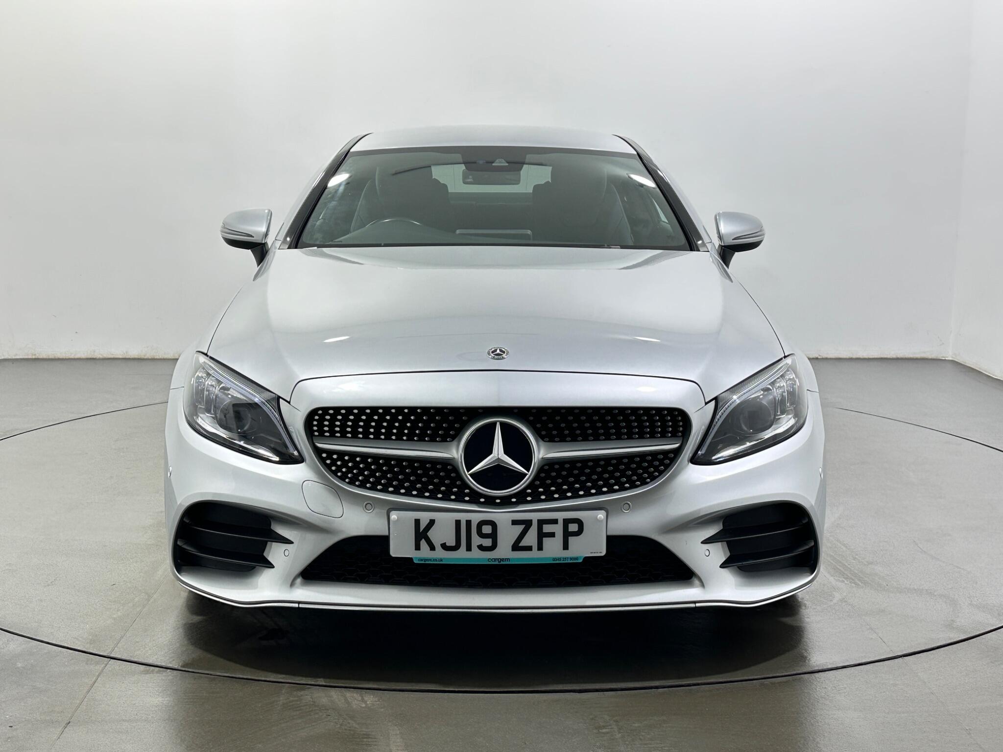 Mercedes-Benz C-Class view 3