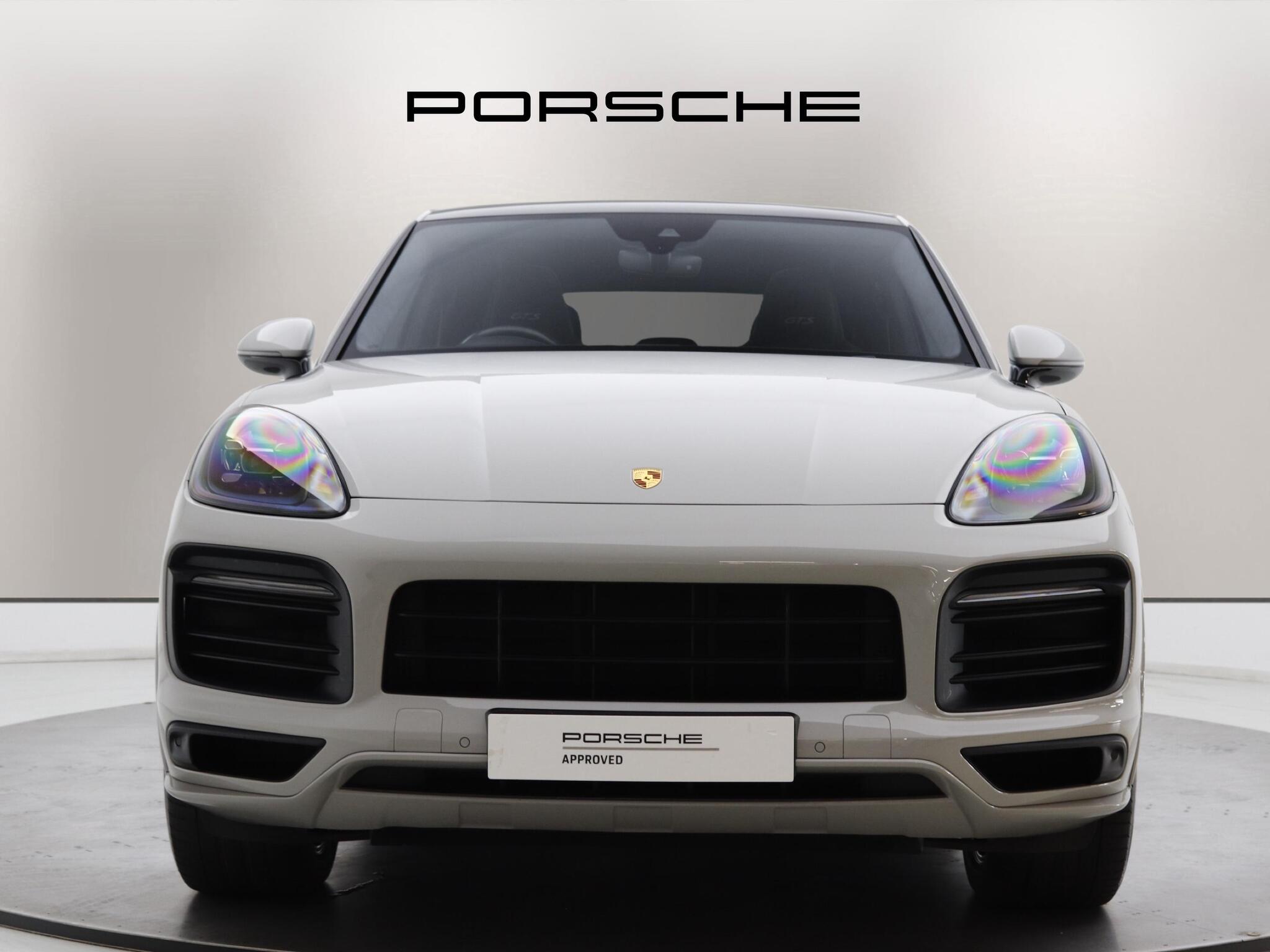 Porsche Cayenne view 6