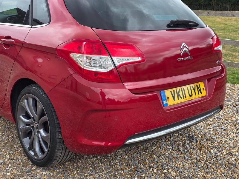 2011 Citroen C4 image 9
