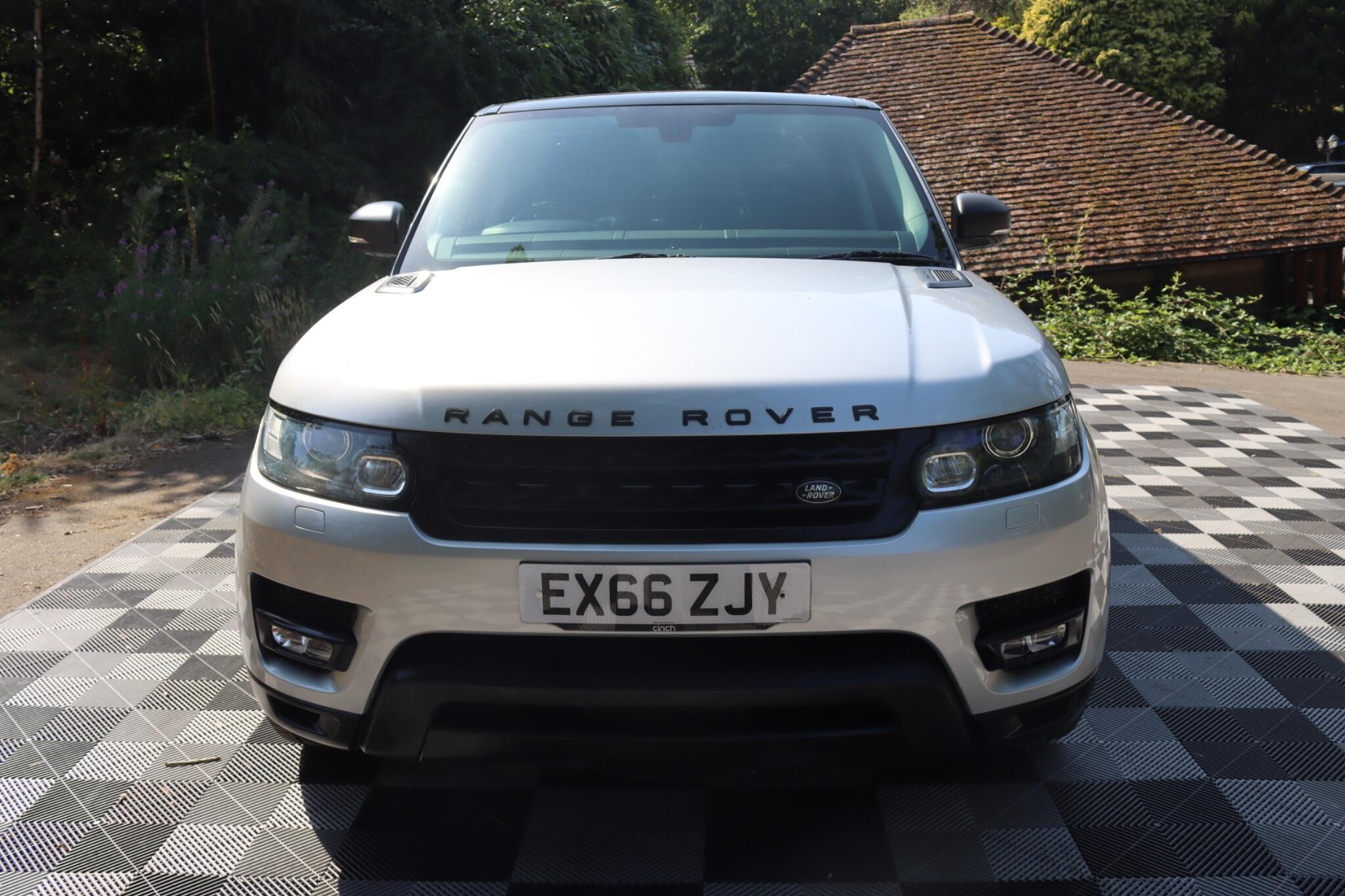 Land Rover Range Rover Sport view 12