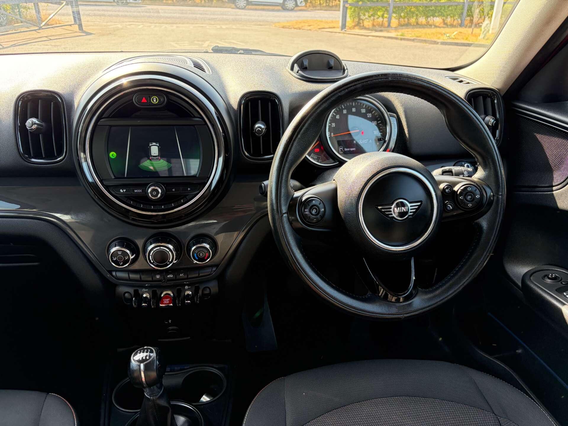 Mini Countryman view 2