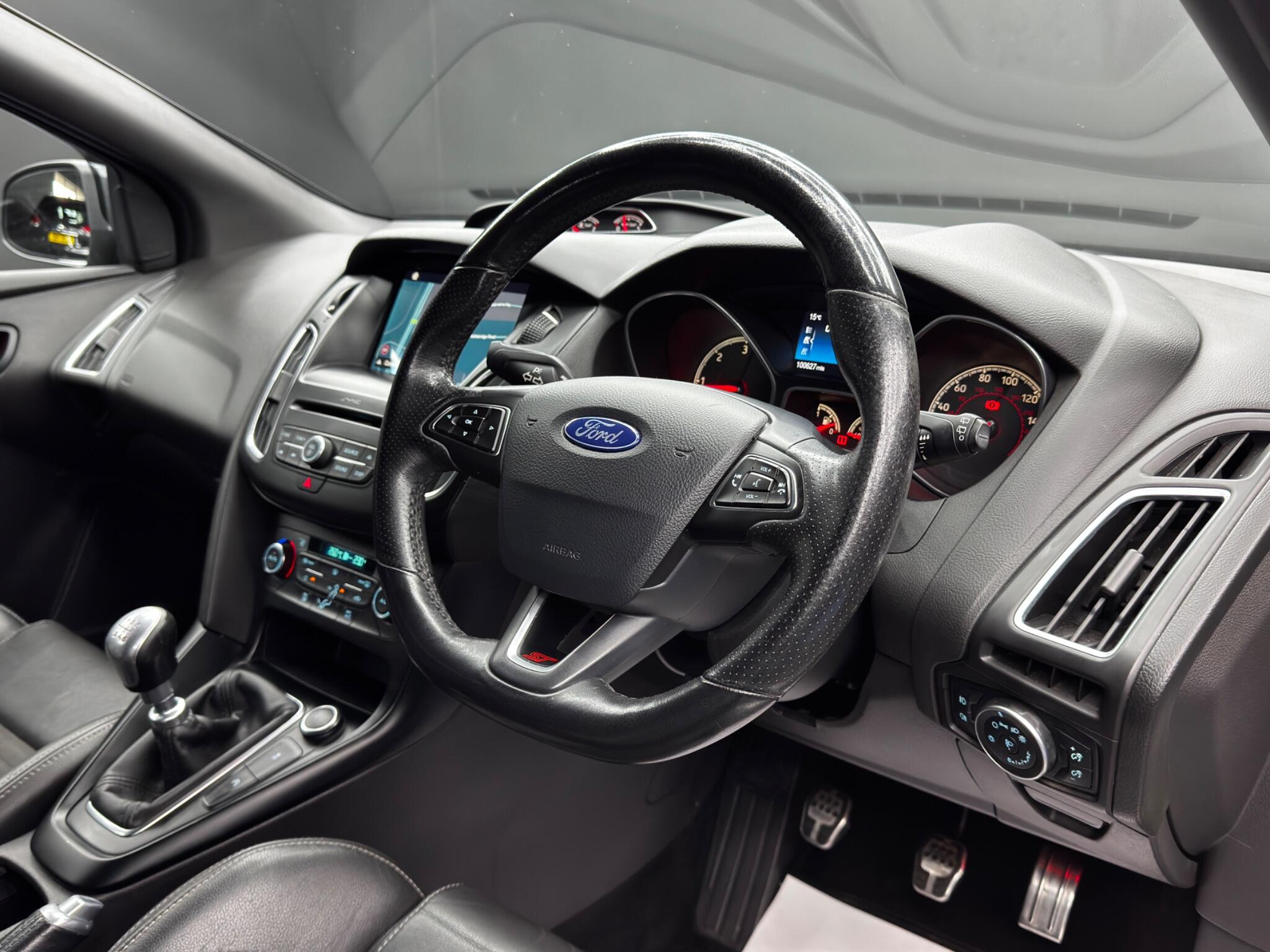 Ford Focus view 9