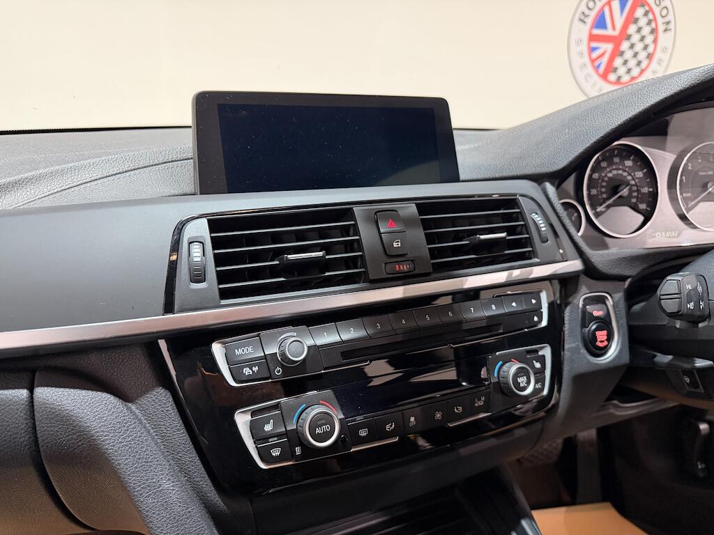BMW 3 Series view 32