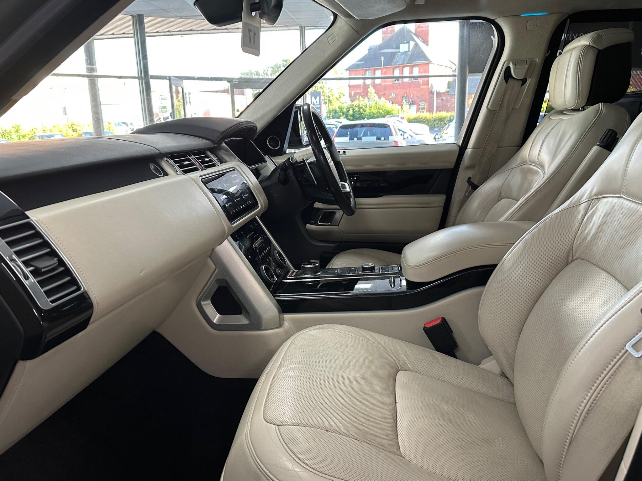 Land Rover Range Rover view 42