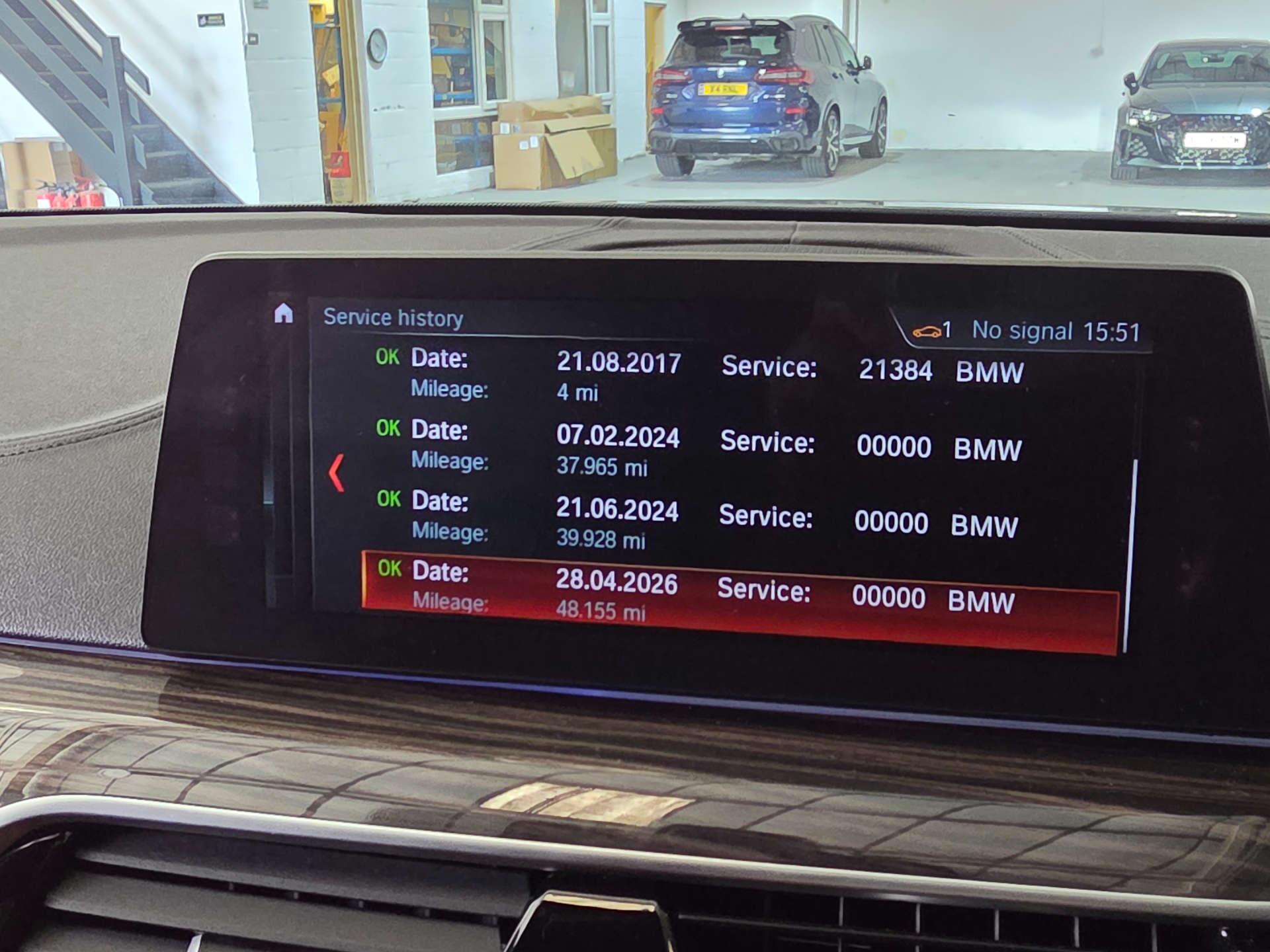 BMW 5 Series view 22