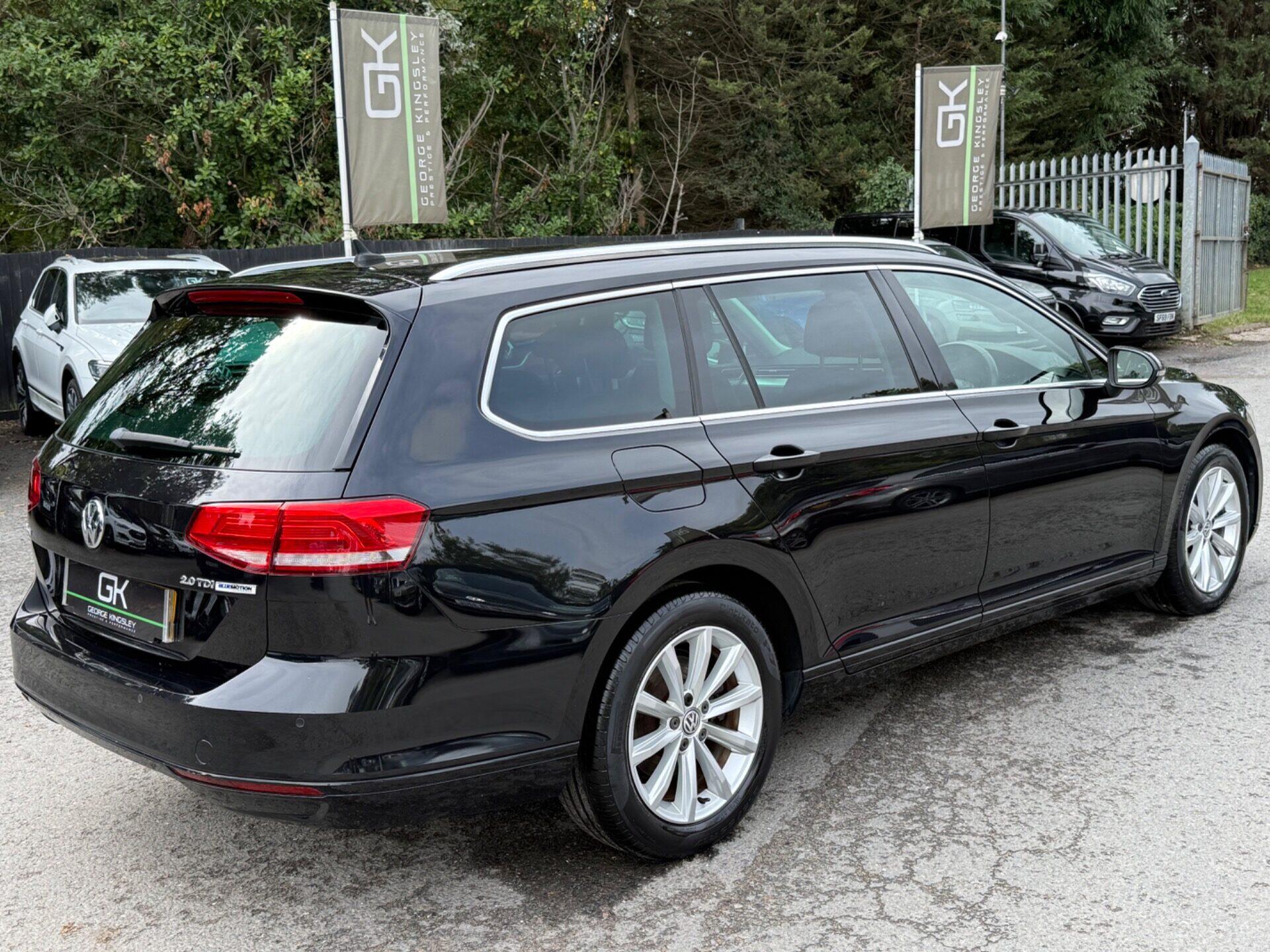 Volkswagen Passat view 6
