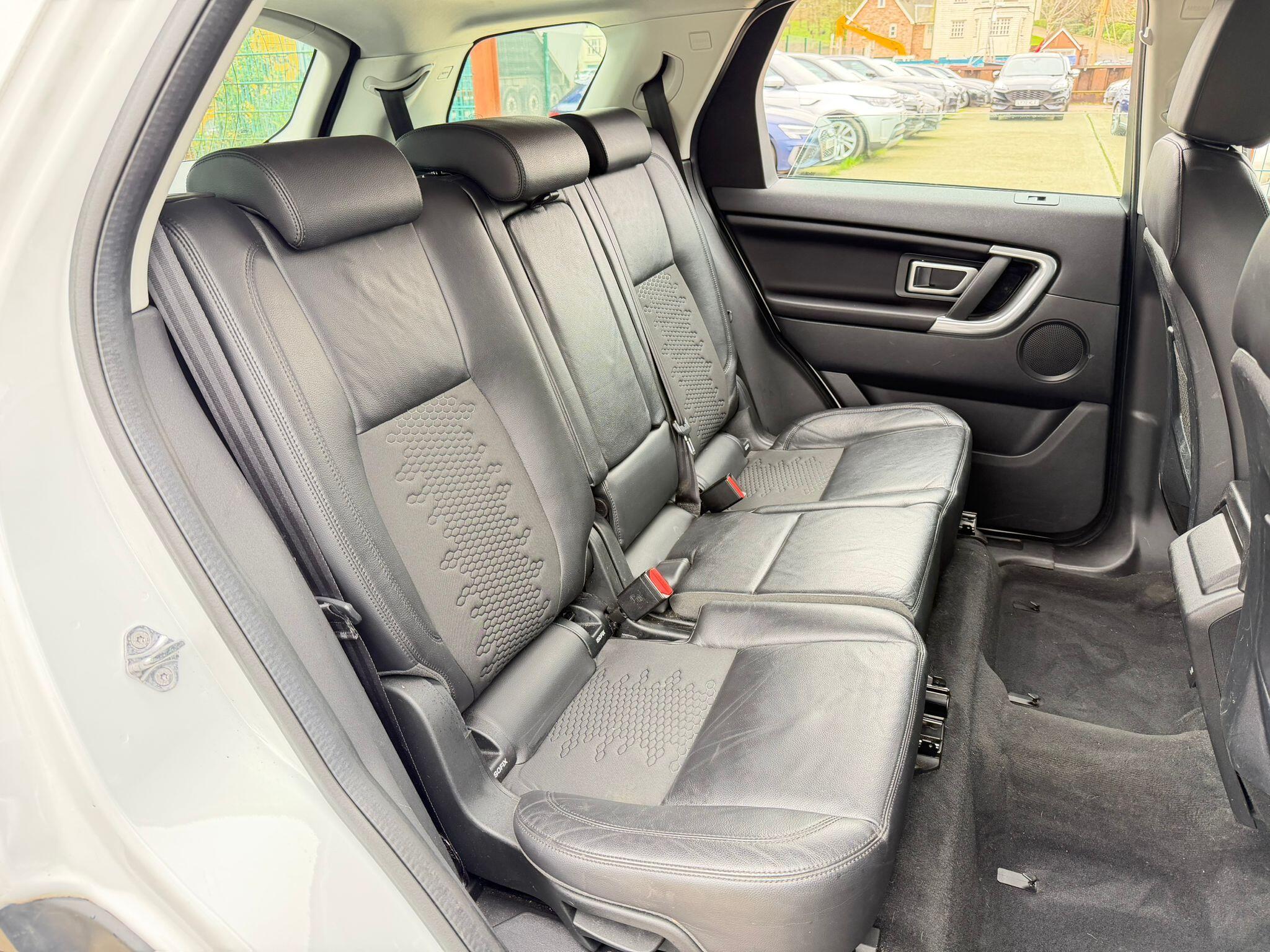 Land Rover Discovery Sport view 15