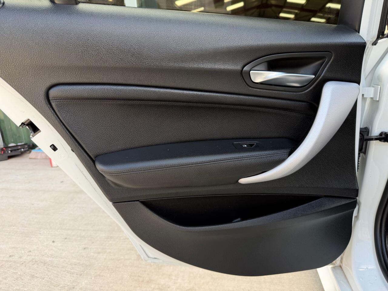 BMW 1 Series view 19