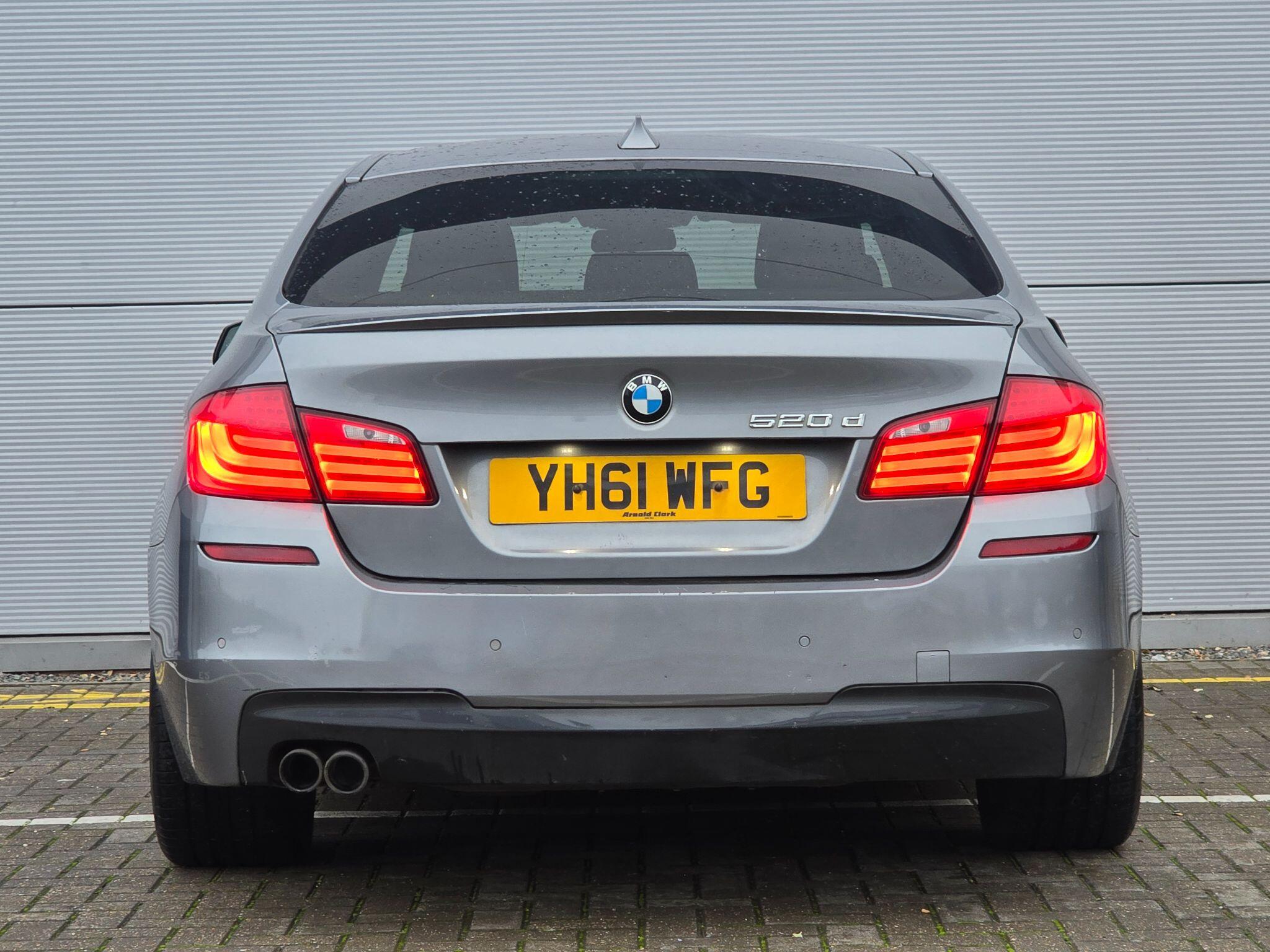 BMW 5 Series view 5
